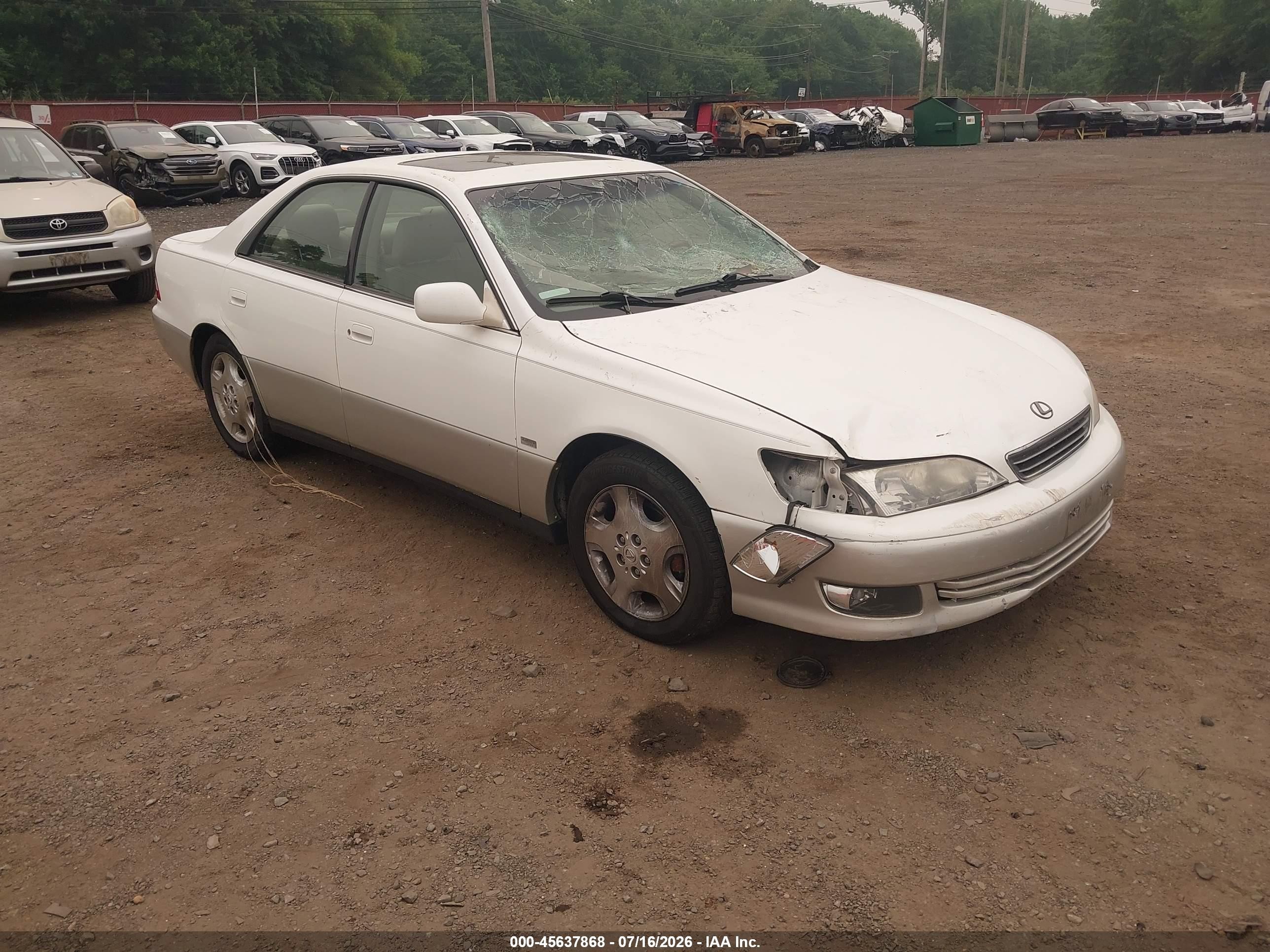 2000 Lexus ES 300, VIN JT8BF28G8Y0259589 — Перед