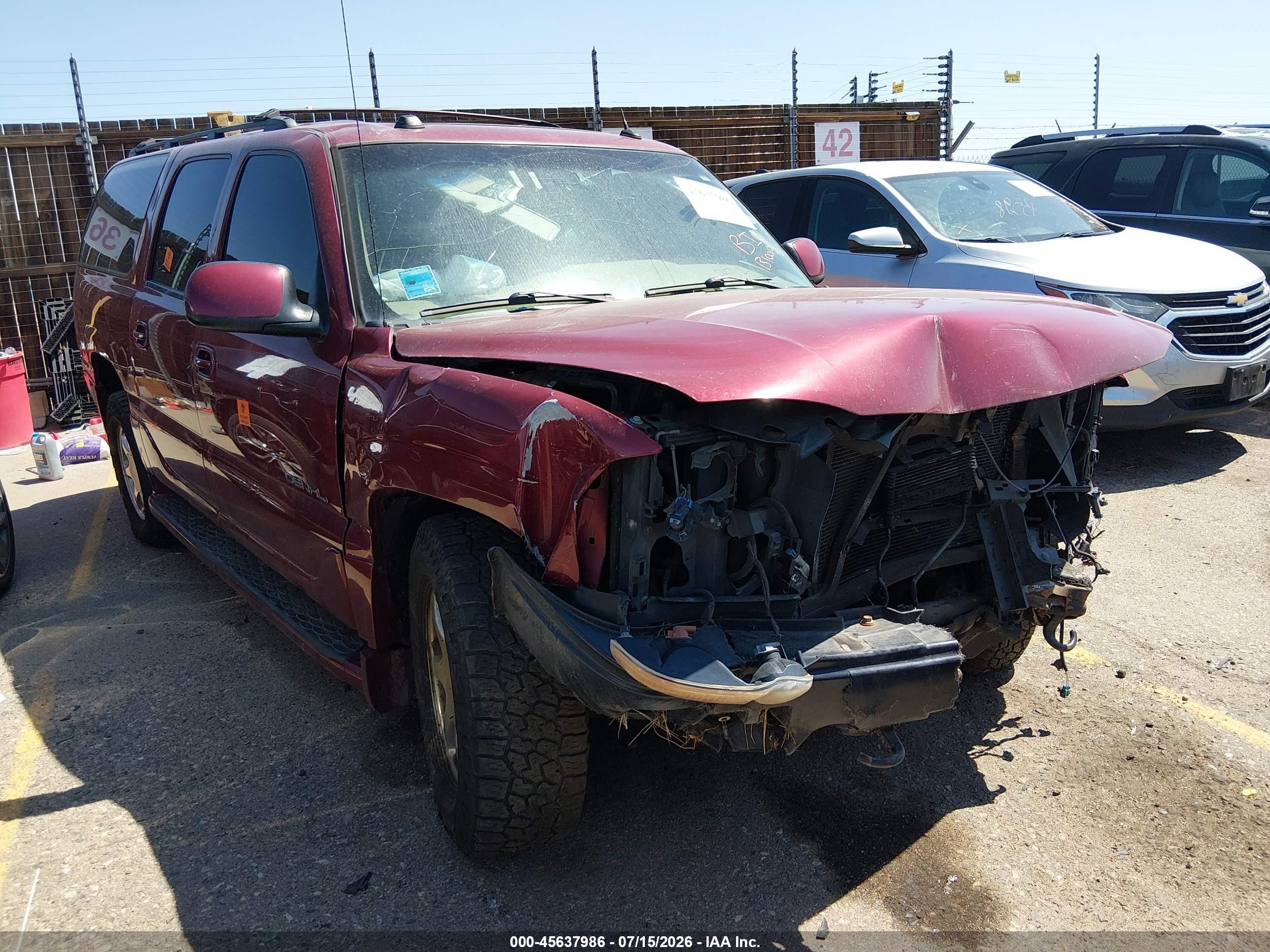 2005 GMC Yukon XL, VIN 1GKFK66U95J248707 — Front end