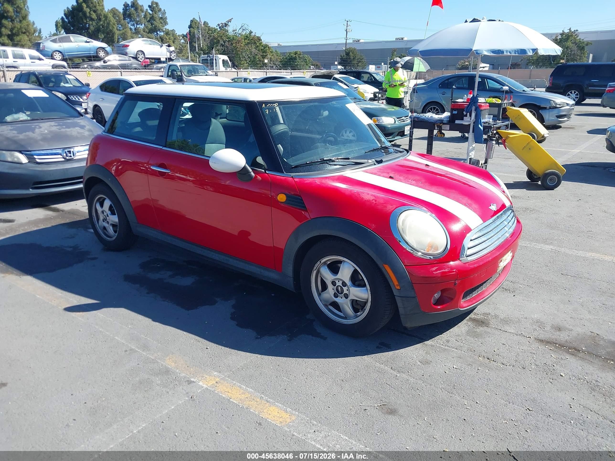 2008 MINI Hardtop, VIN WMWMF335X8TT67438 — Обычный износ