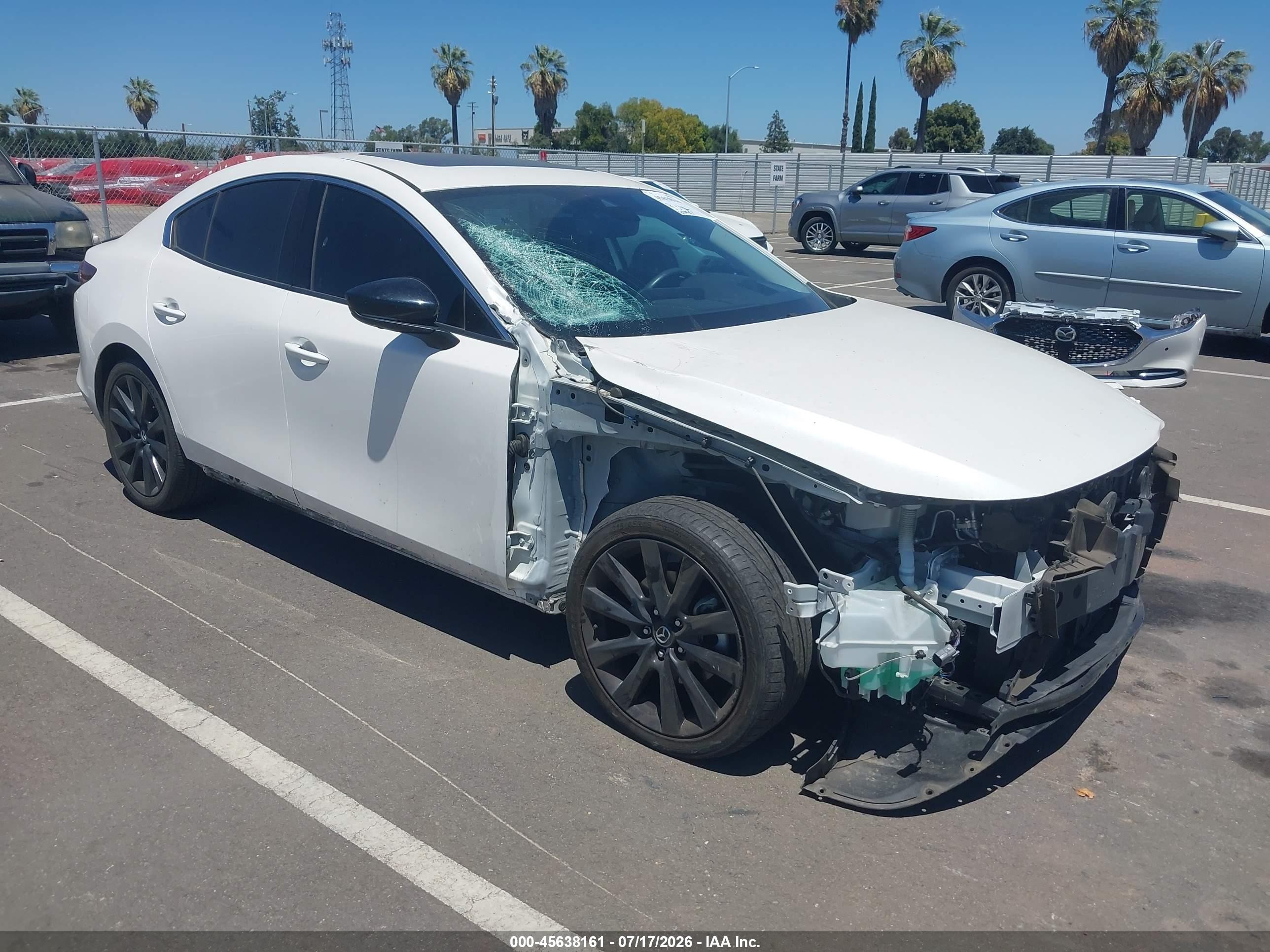 2021 Mazda 3 Premium Plus, VIN JM1BPBEY8M1312940 — Front end