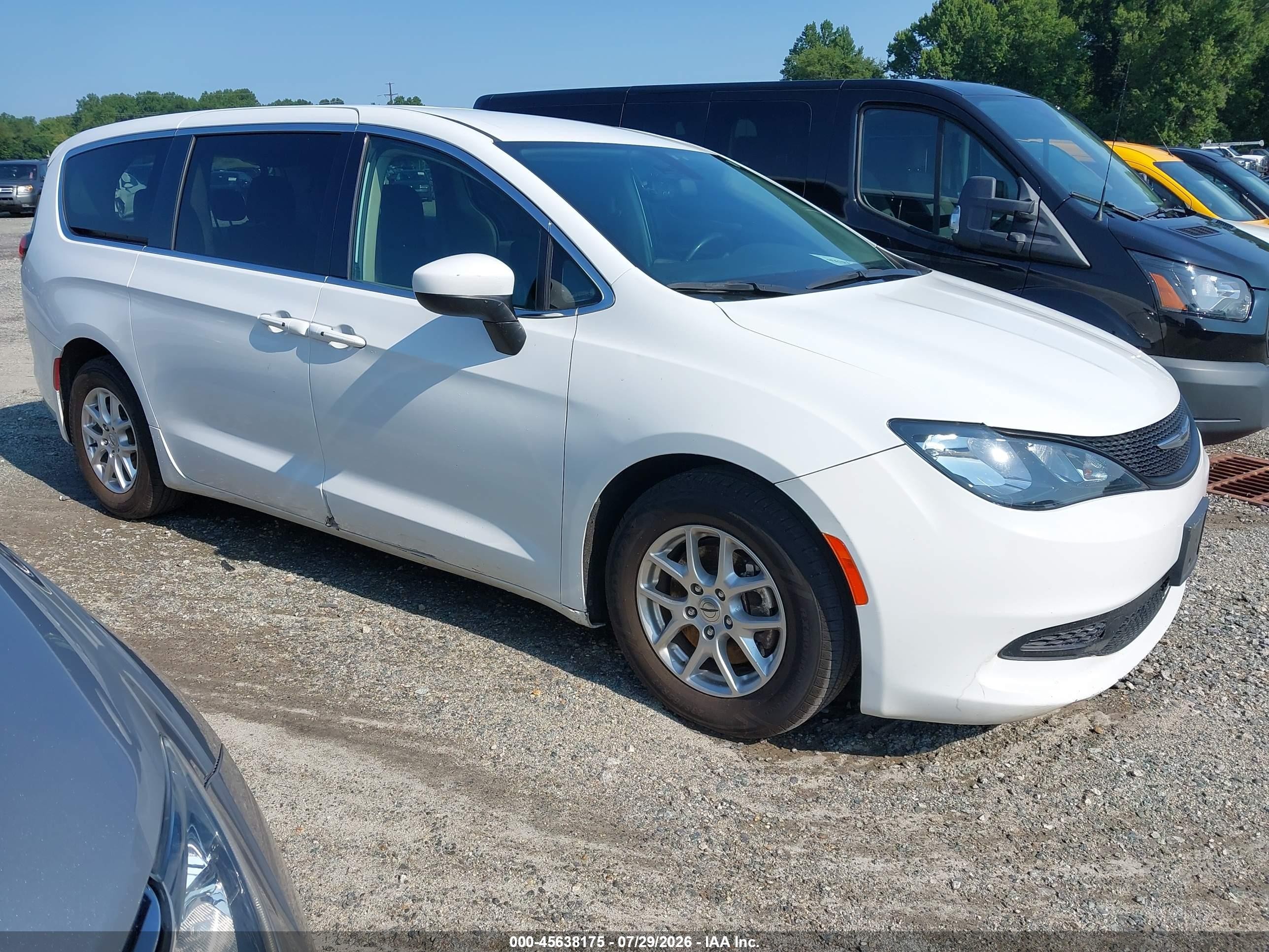 2022 Chrysler Voyager LX, VIN 2C4RC1CG1NR146692 — Normal wear
