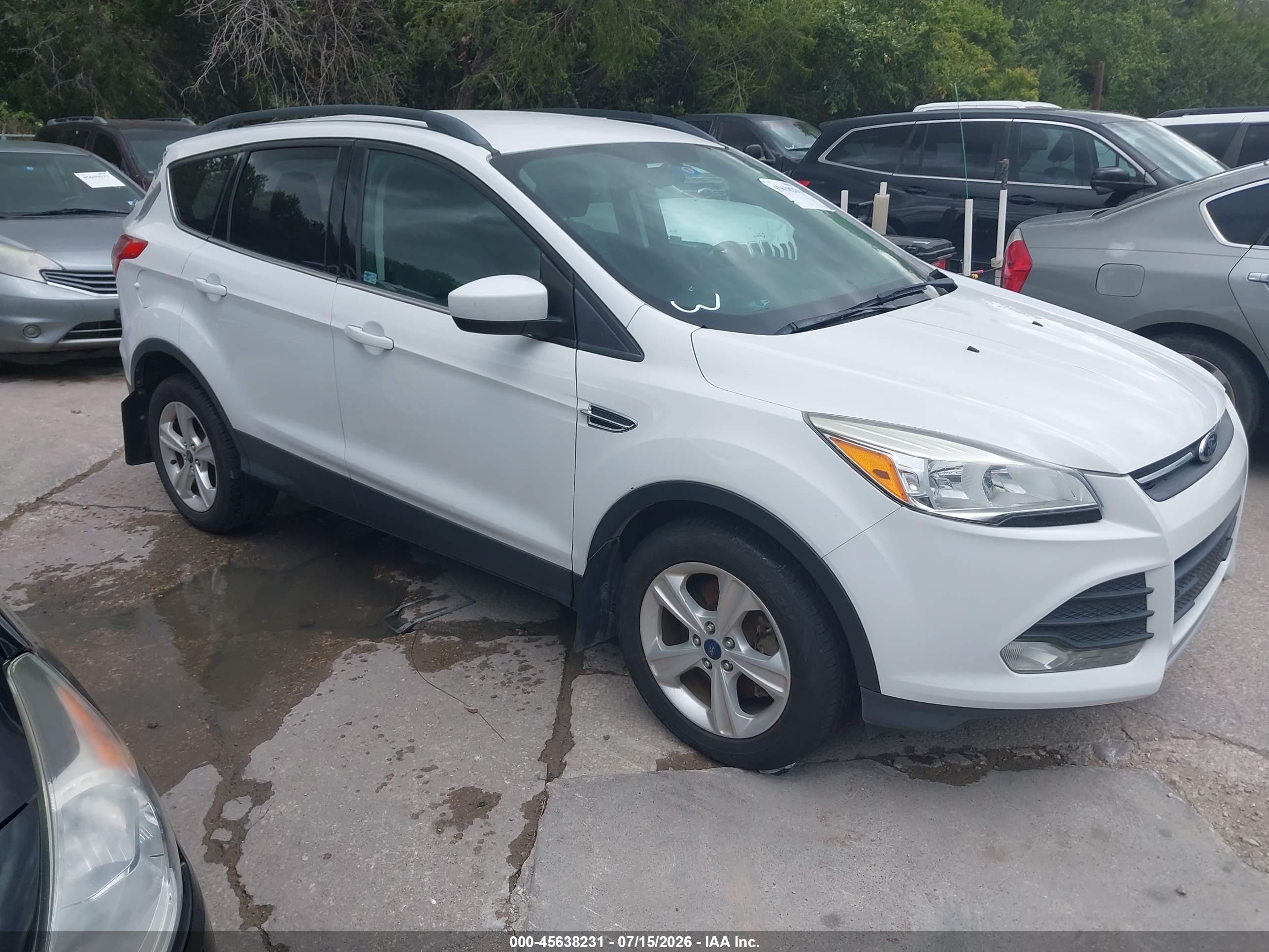 2015 Ford Escape SE, VIN 1FMCU9GX6FUA63285 — Normal wear