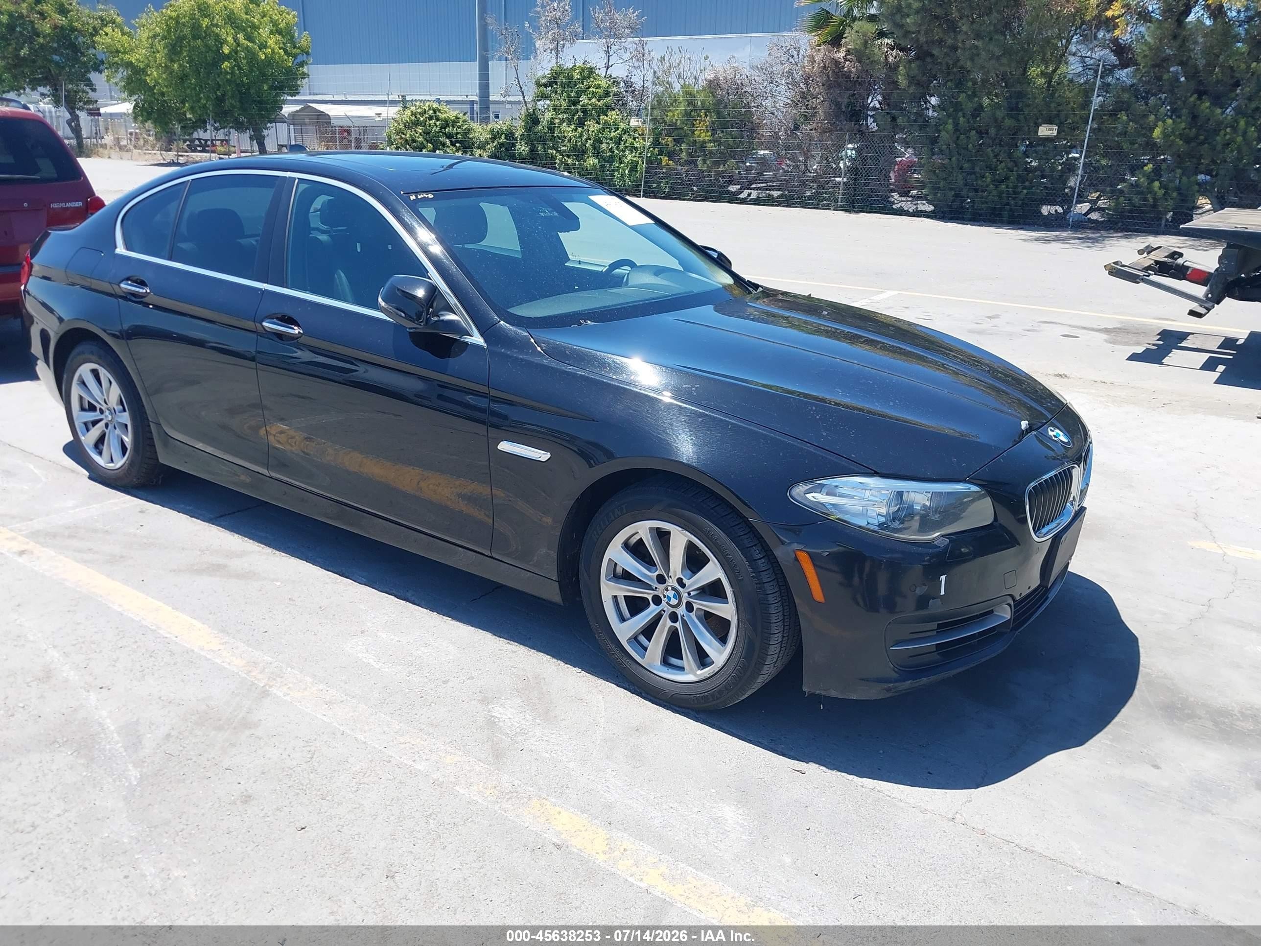 2014 BMW 5 Series 528i, VIN WBA5A5C53ED510377 — Normal wear