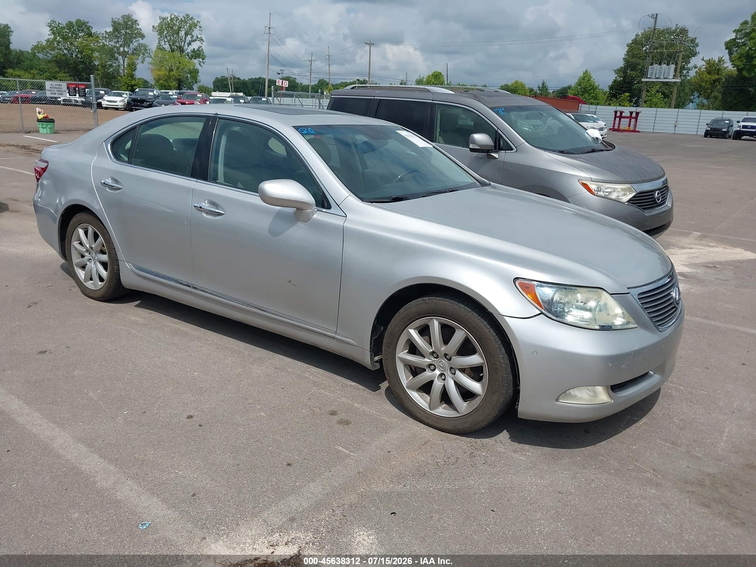 2008 Lexus LS 460, VIN JTHBL46FX85066569 — Normal wear