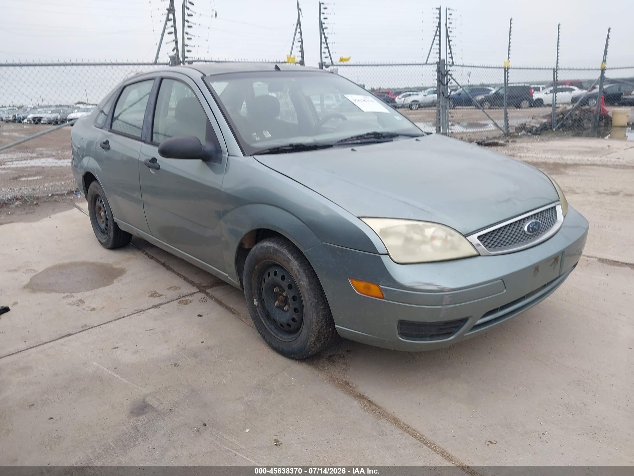 2005 Ford Focus S, VIN 1FAFP34NX5W279366 — Normal wear