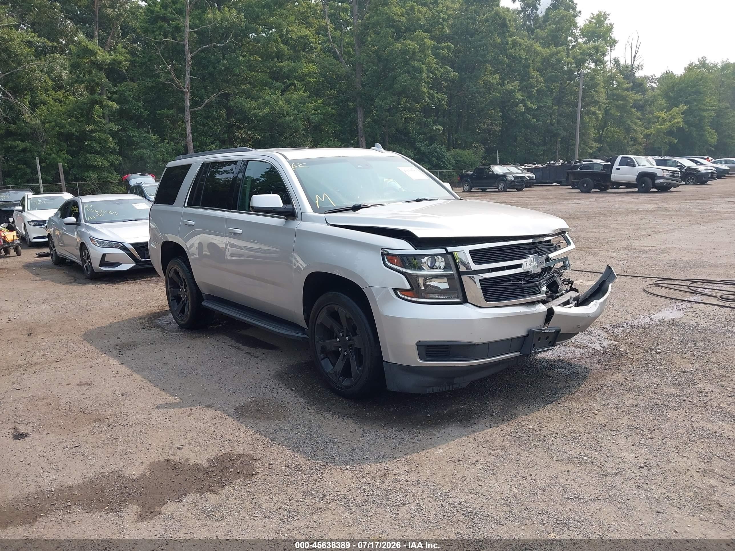 2017 Chevrolet Tahoe LT, VIN 1GNSKBKC0HR183310 — Front end