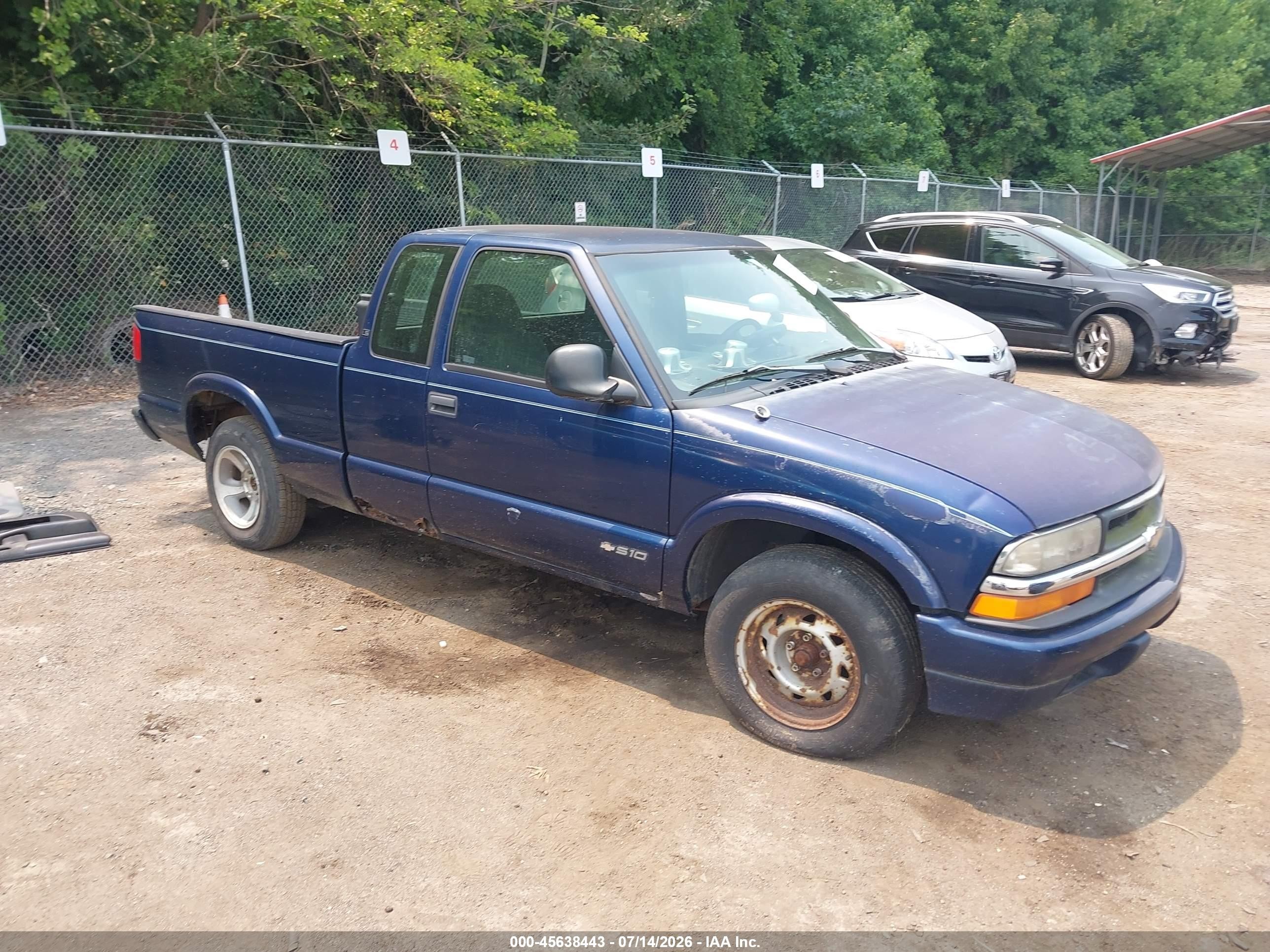 1998 Chevrolet S-10 LS, VIN 1GCCS1941W8179436 — Normal wear