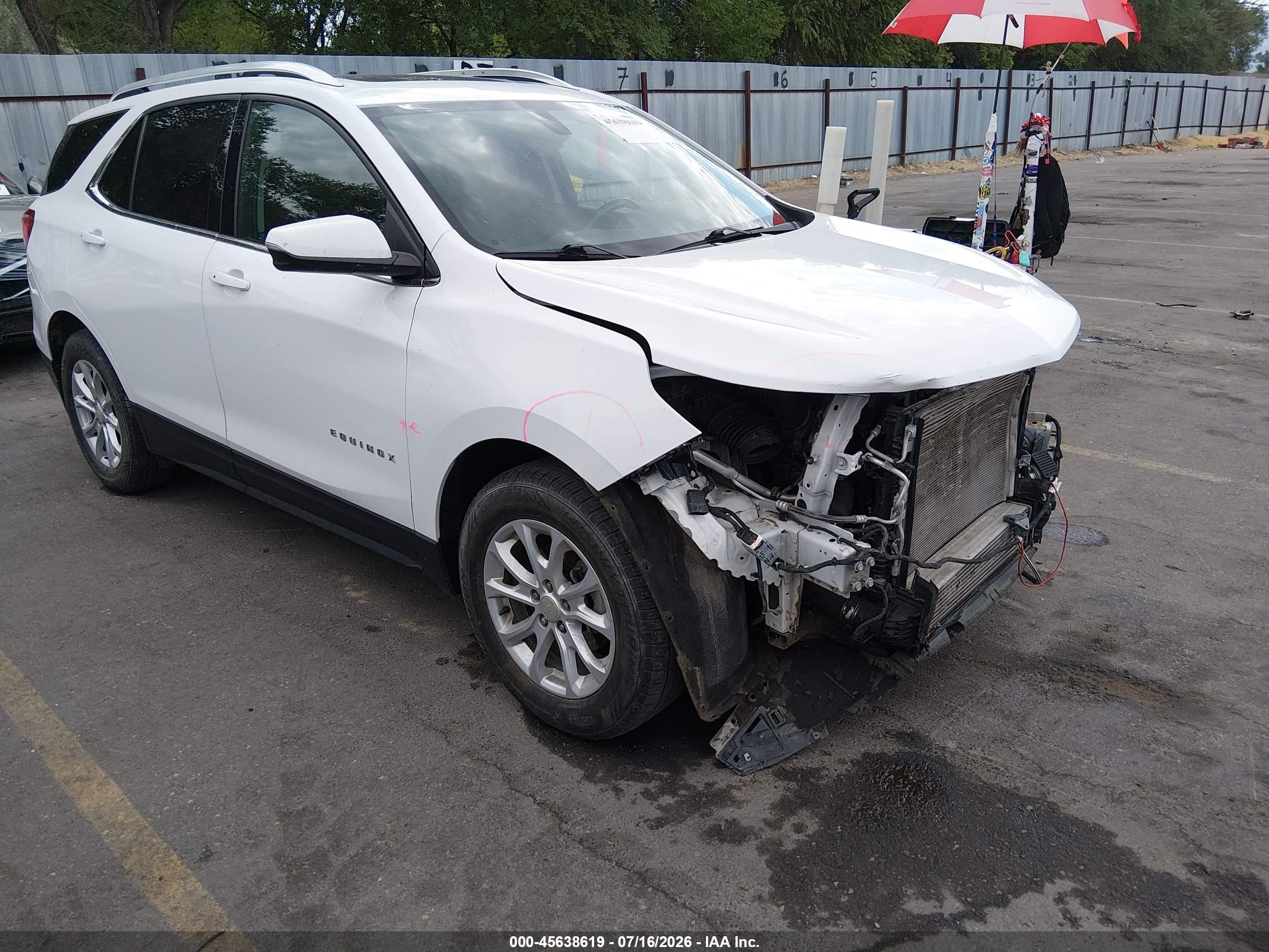 2018 Chevrolet Equinox LT, VIN 3GNAXUEU7JS608800 — Front end