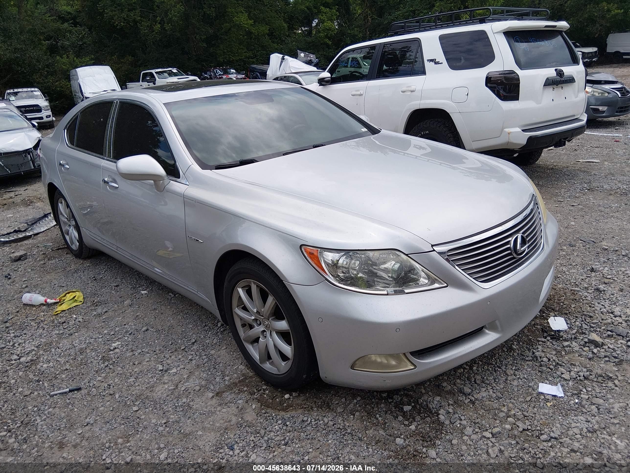 2007 Lexus LS 460, VIN JTHBL46F675041974 — Normal wear
