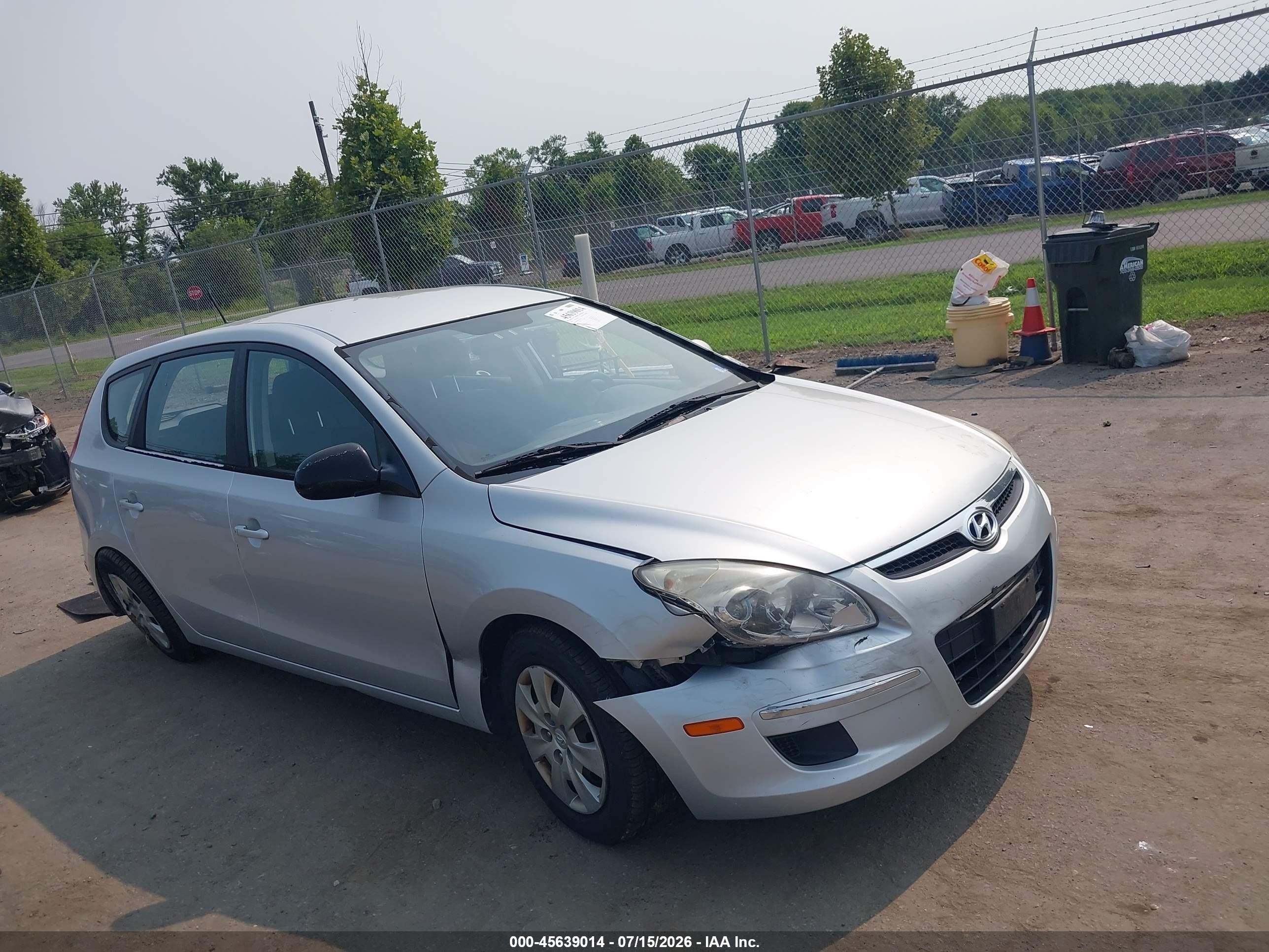 2010 Hyundai Elantra GLS, VIN KMHDB8AE4AU061121 — Front end