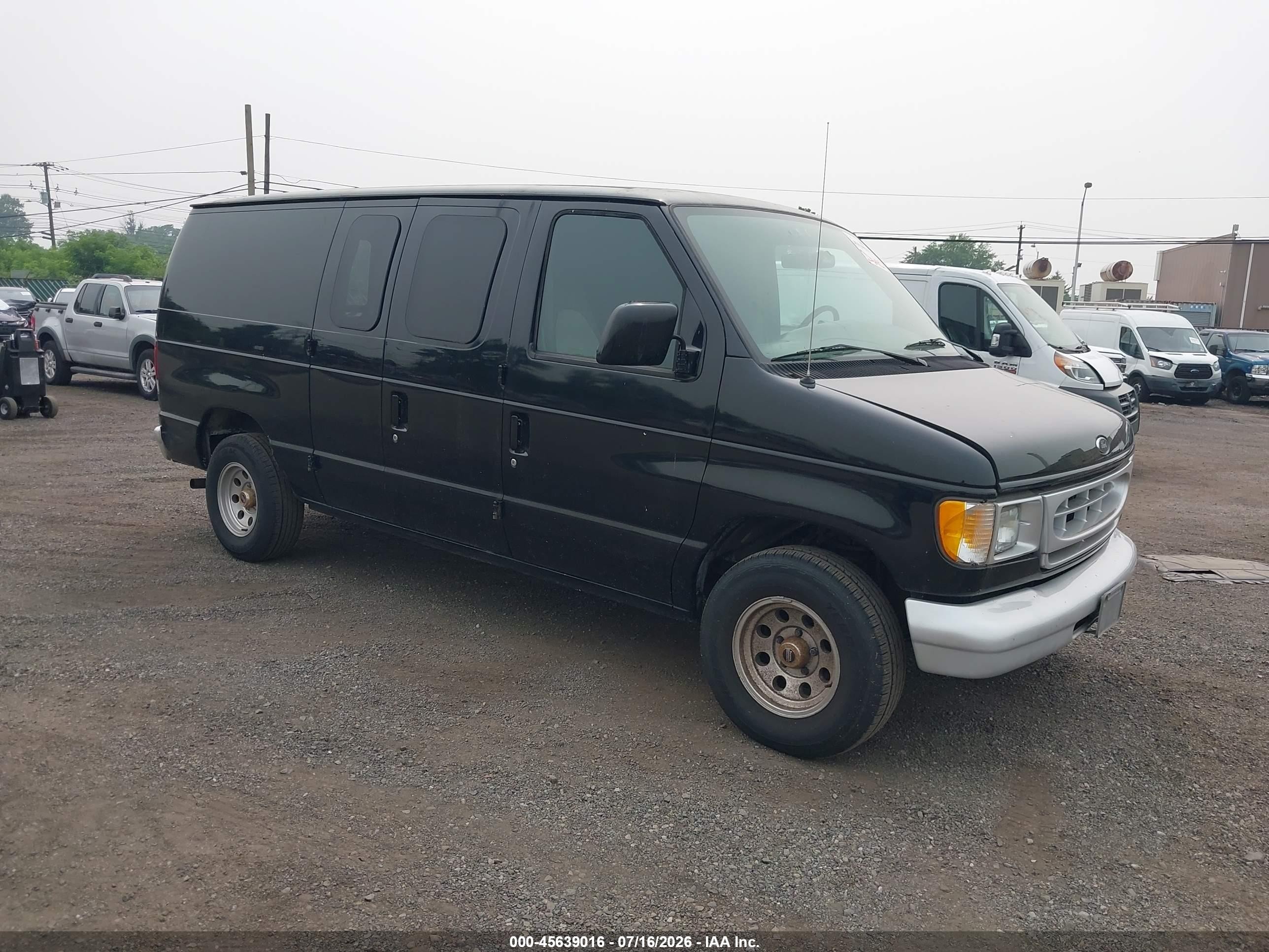 1999 Ford Econoline Cargo, VIN 1FTRE1426XHB74662 — Front end