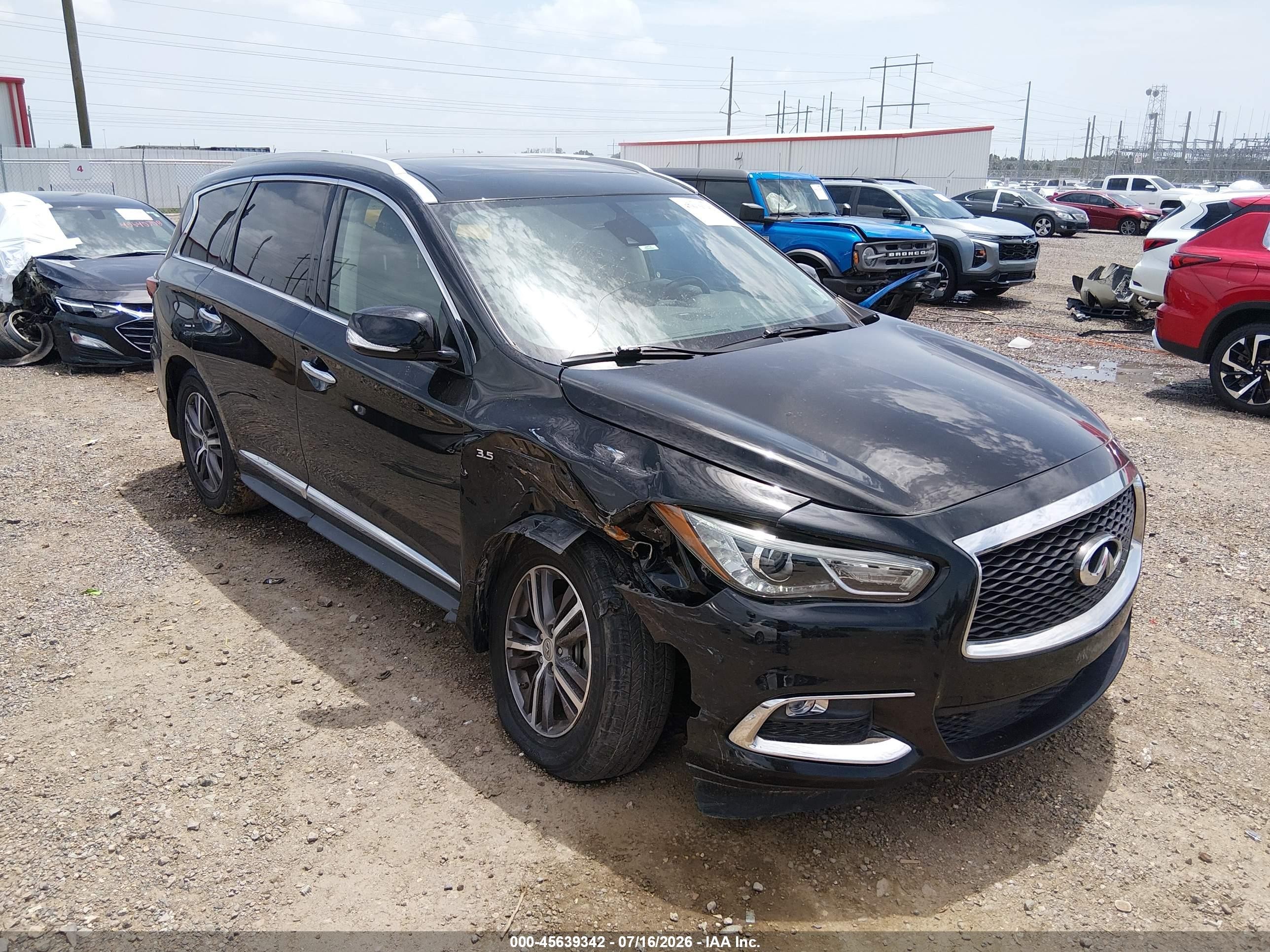 2019 Infiniti QX60 Luxe, VIN 5N1DL0MN8KC521219 — Перед