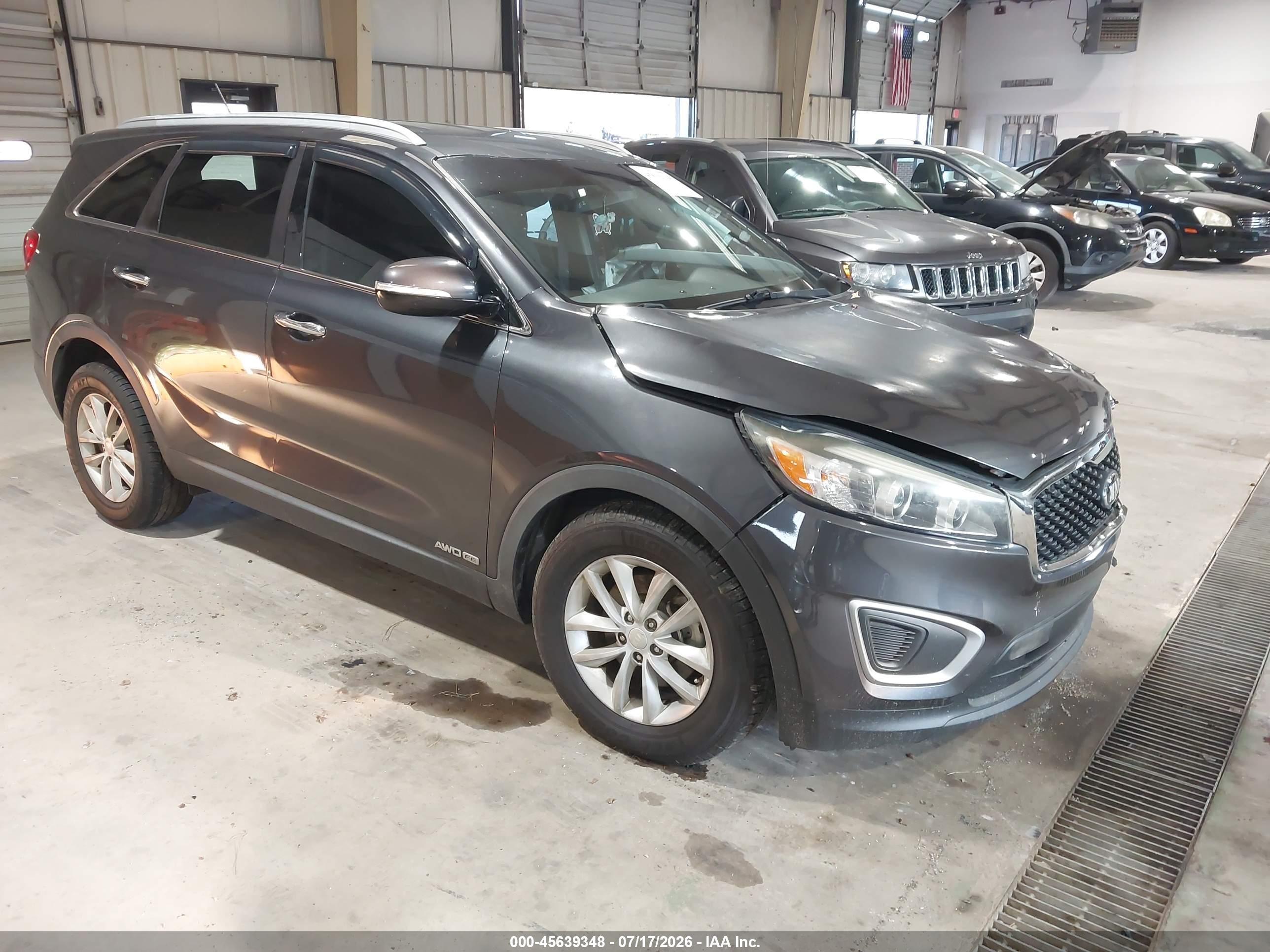 2017 Kia Sorento LX, VIN 5XYPGDA54HG325588 — Front end