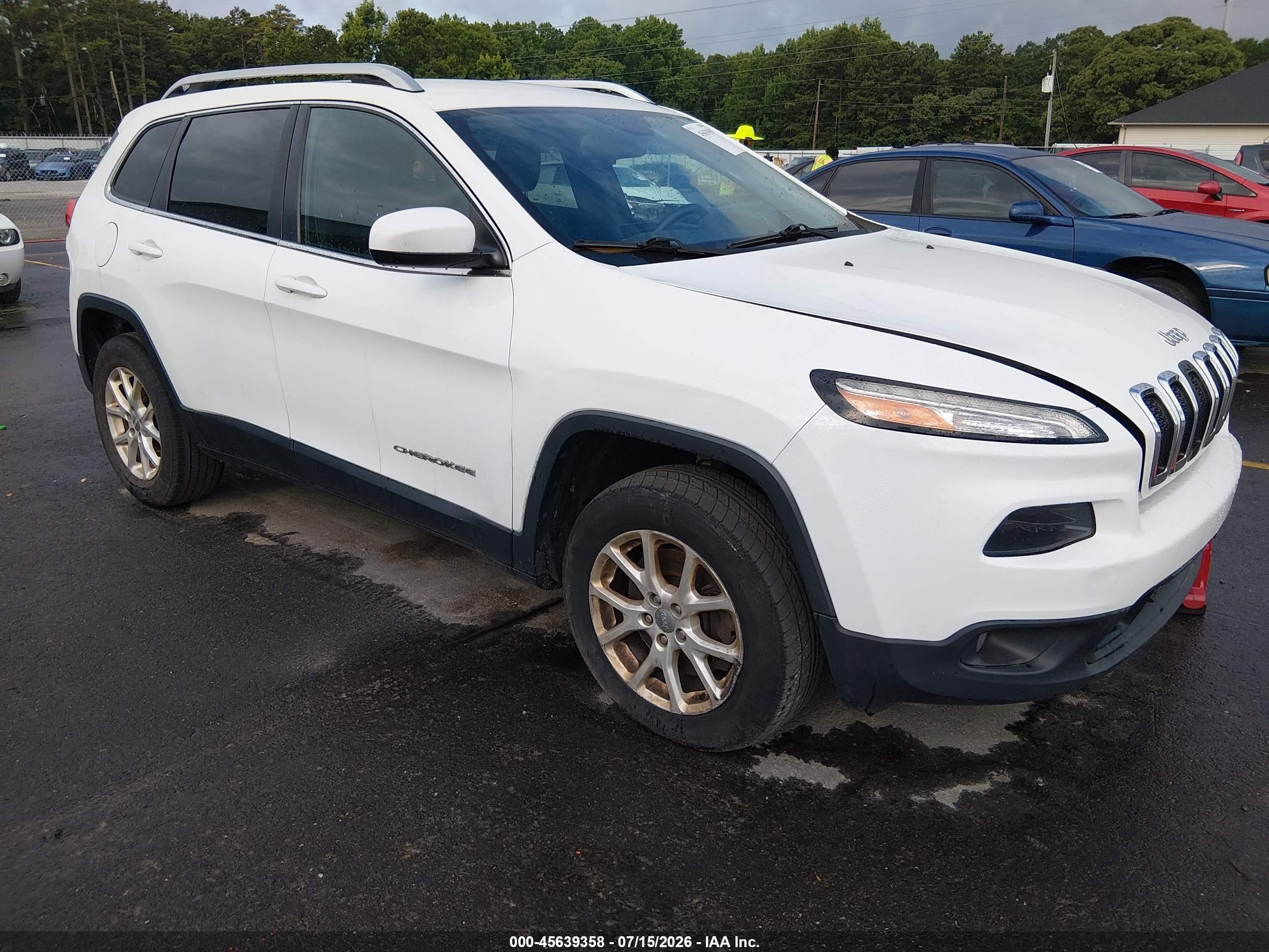 2015 Jeep Cherokee Latitude Altitude, VIN 1C4PJLCS8FW537280 — Зад
