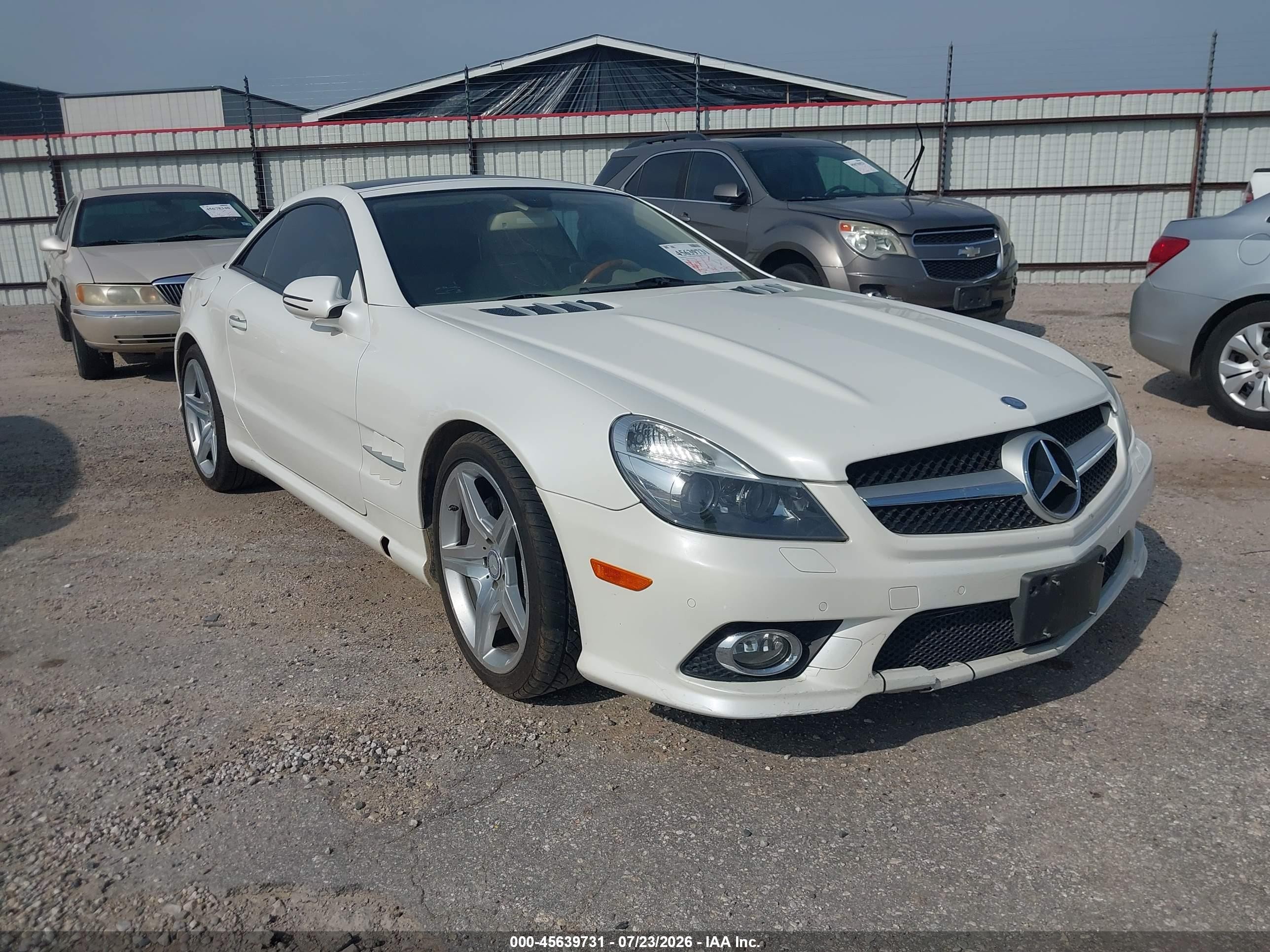 2009 Mercedes-Benz SL 550, VIN WDBSK71F79F156687 — Front end