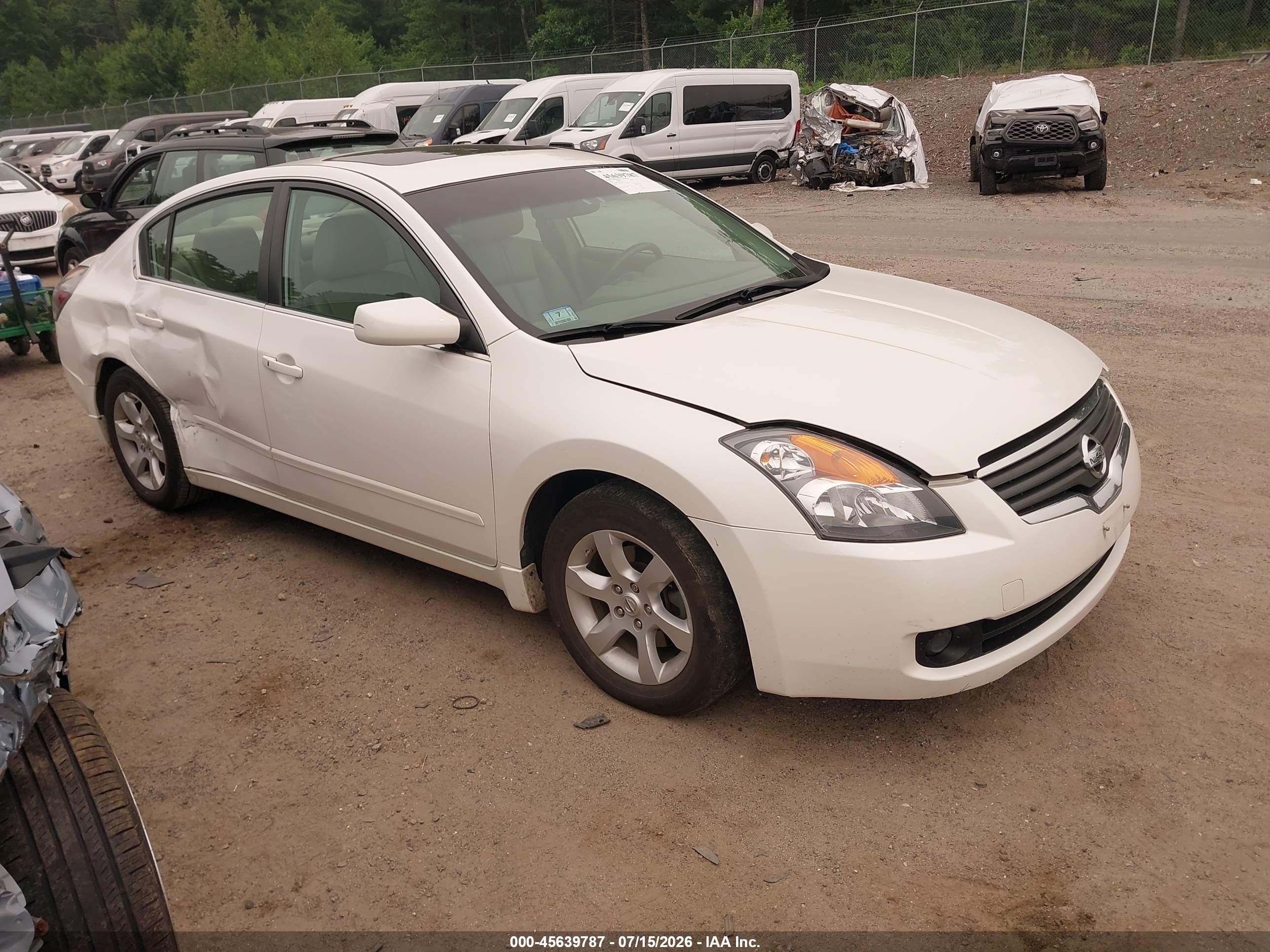 2008 Nissan Altima SL, VIN 1N4AL21E78N512232 — Side