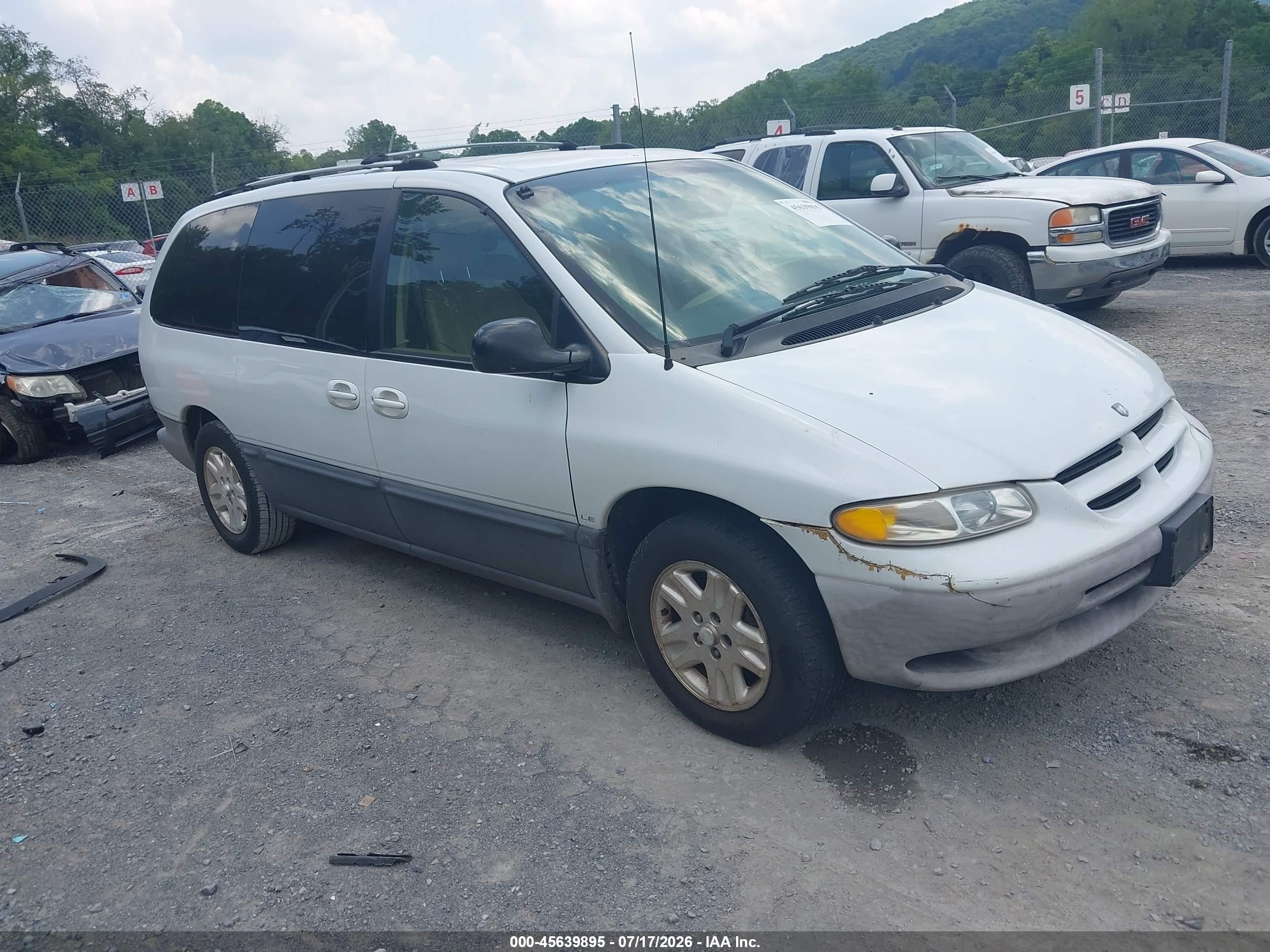 1996 Dodge Caravan LE, VIN 1B4GP54LXTB330052 — Normal wear