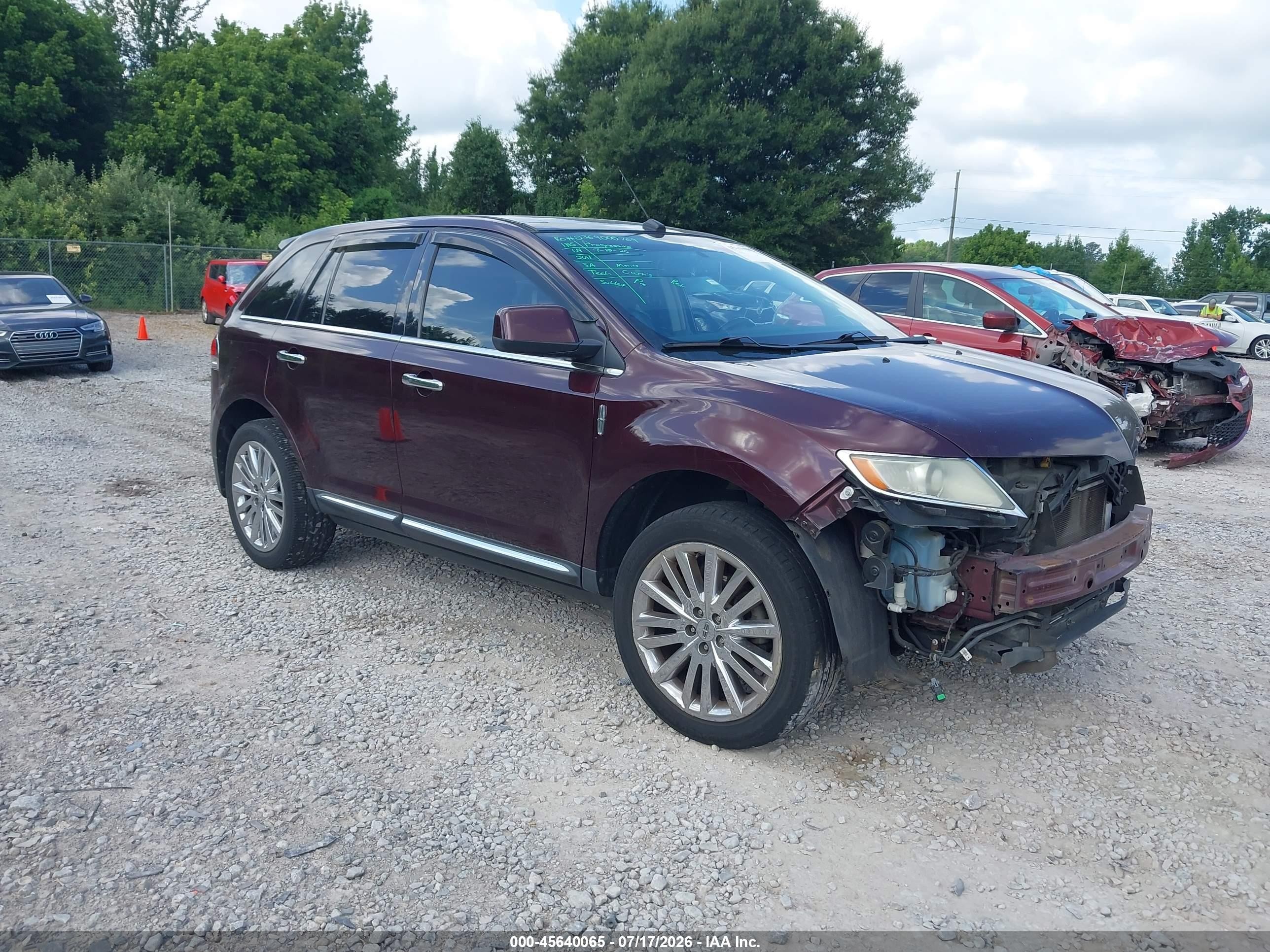 2011 Lincoln MKX, VIN 2LMDJ8JK8BBJ00524 — Front end
