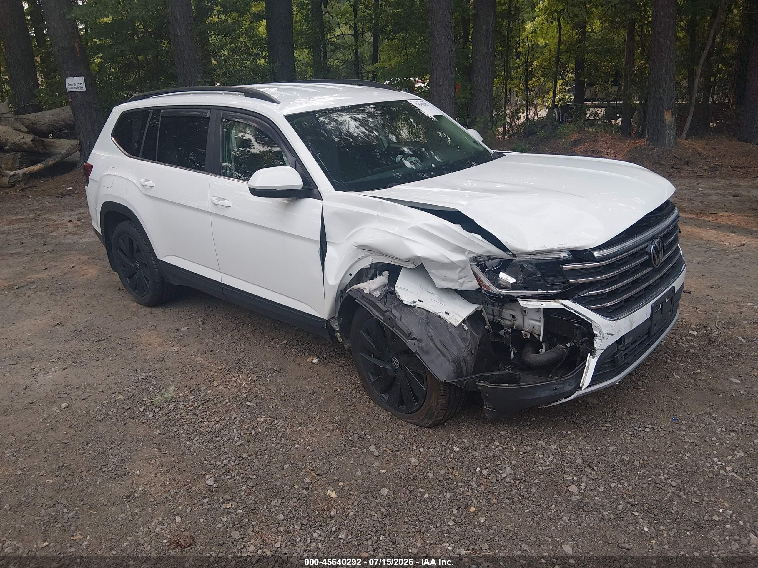 2024 Volkswagen Atlas SE, VIN 1V2WR2CA7RC550841 — Перед