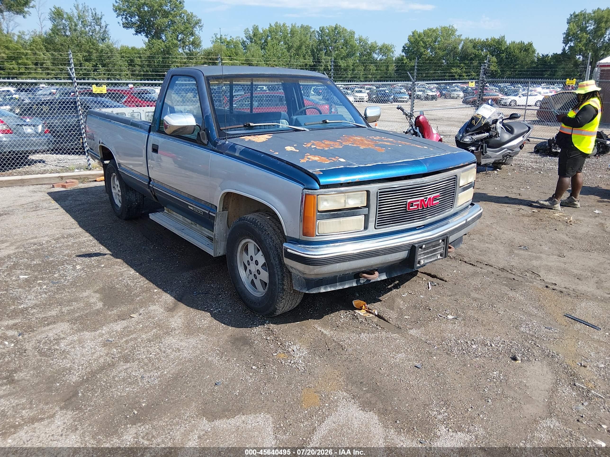 1990 GMC Sierra 1500, VIN 2GTDK14K7L1531203 — Normal wear