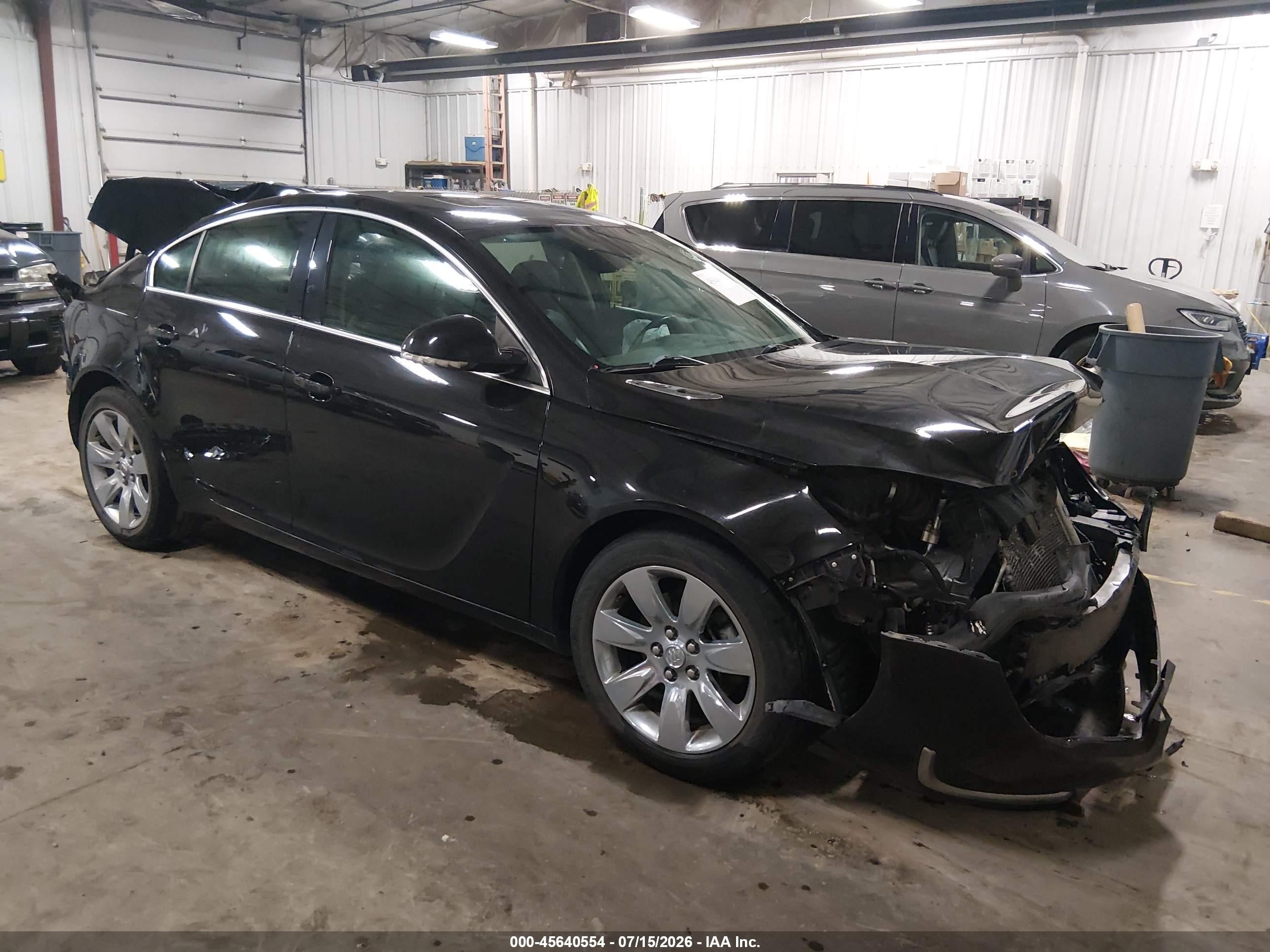 2015 Buick Regal, VIN 2G4GK5EX4F9256700 — Front end