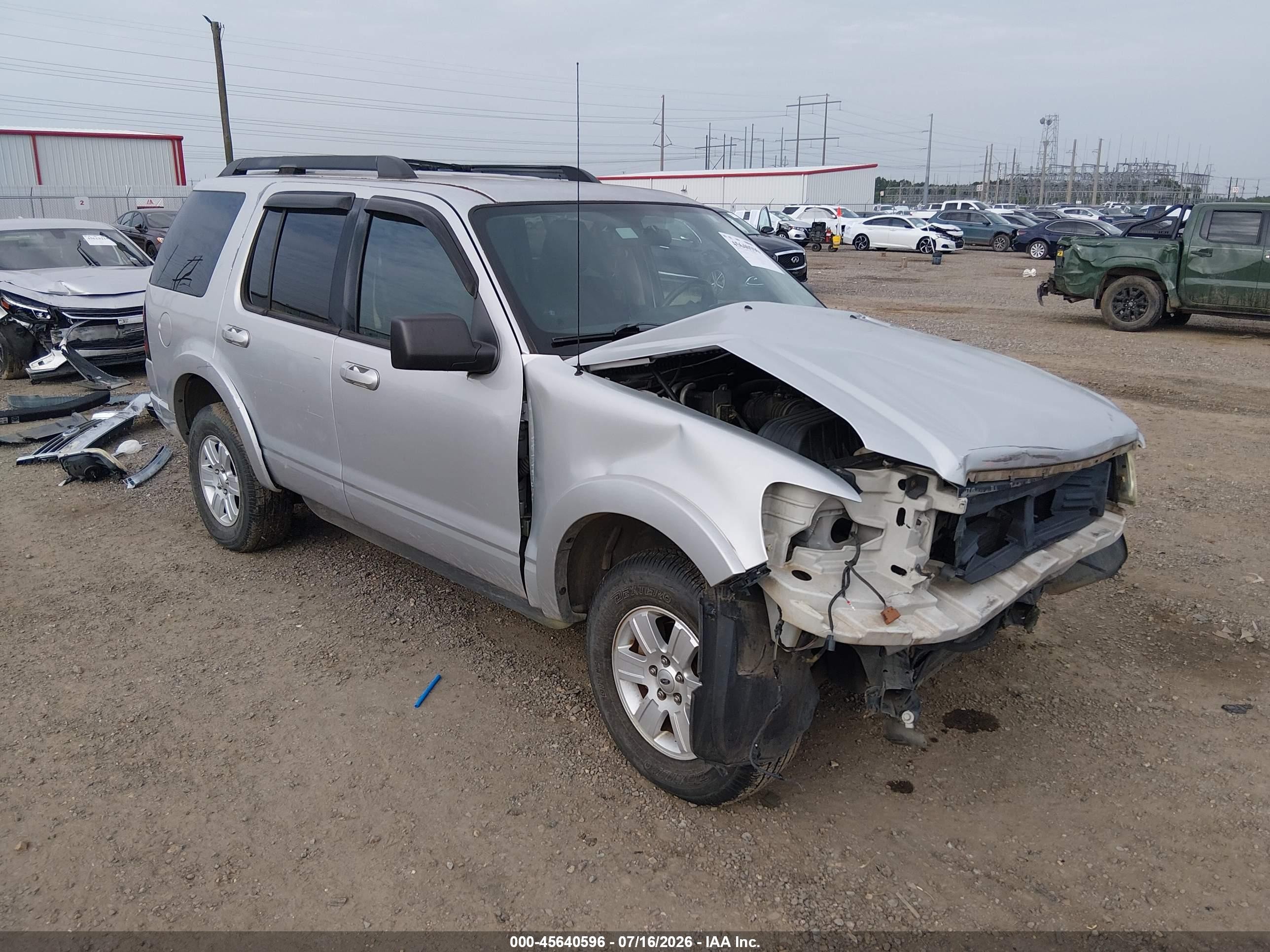 2010 Ford Explorer XLT, VIN 1FMEU6DE9AUA79502 — Front end