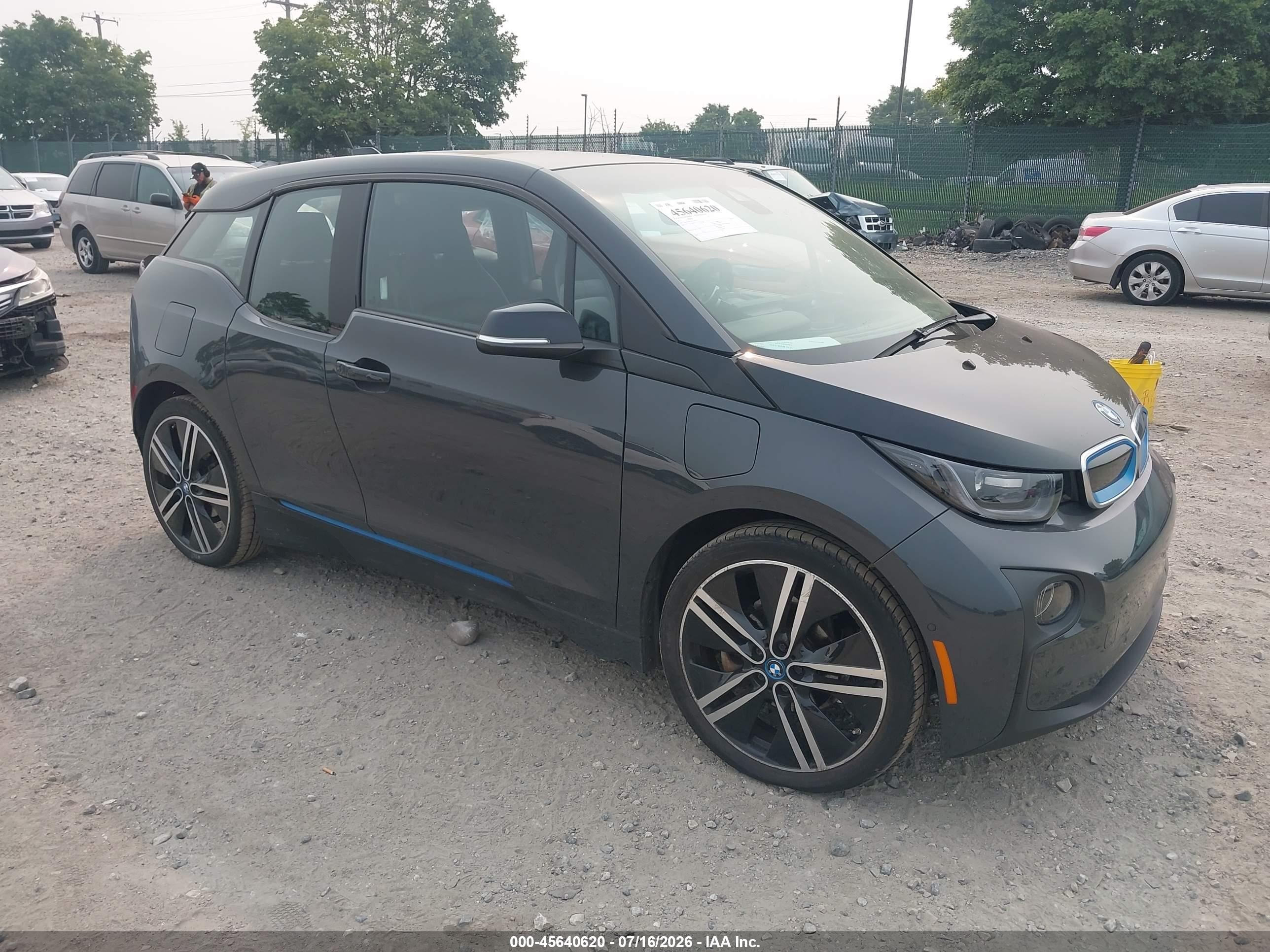 2015 BMW i3, VIN WBY1Z4C50FV500727 — Rear end