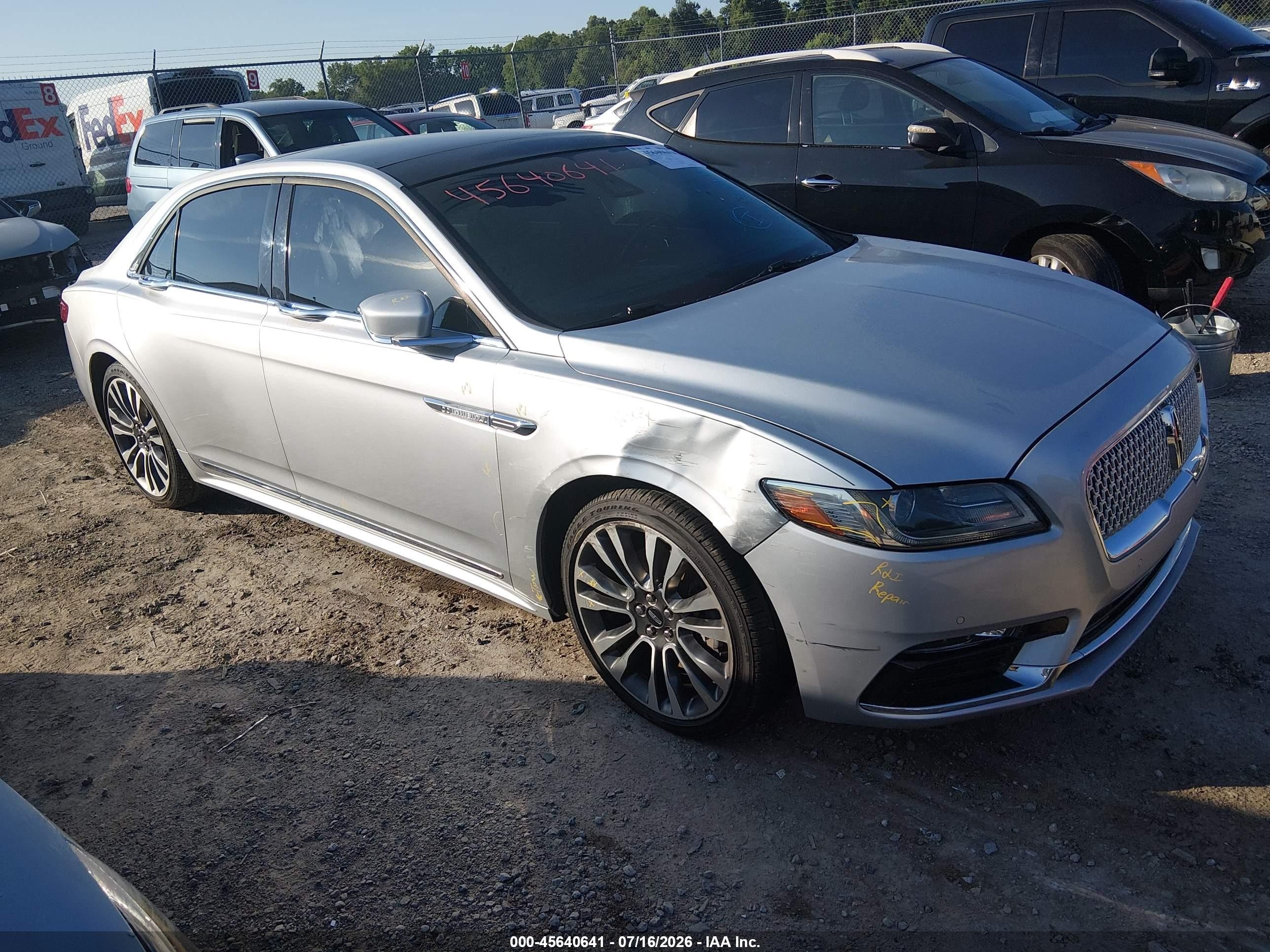 2017 Lincoln Continental Reserve, VIN 1LN6L9NP8H5602554 — Front end
