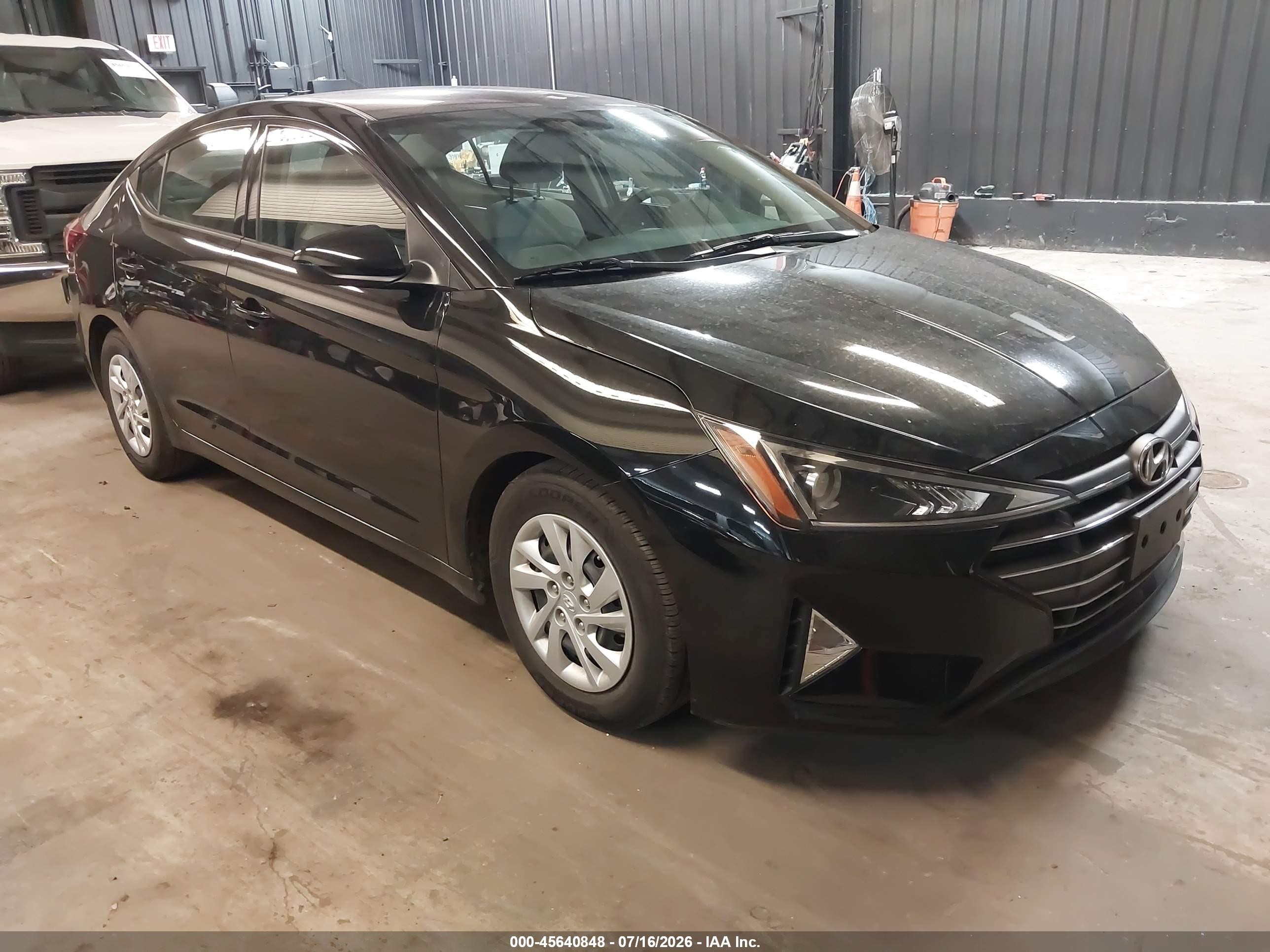 2019 Hyundai Elantra SE, VIN 5NPD74LF2KH497112 — Front end
