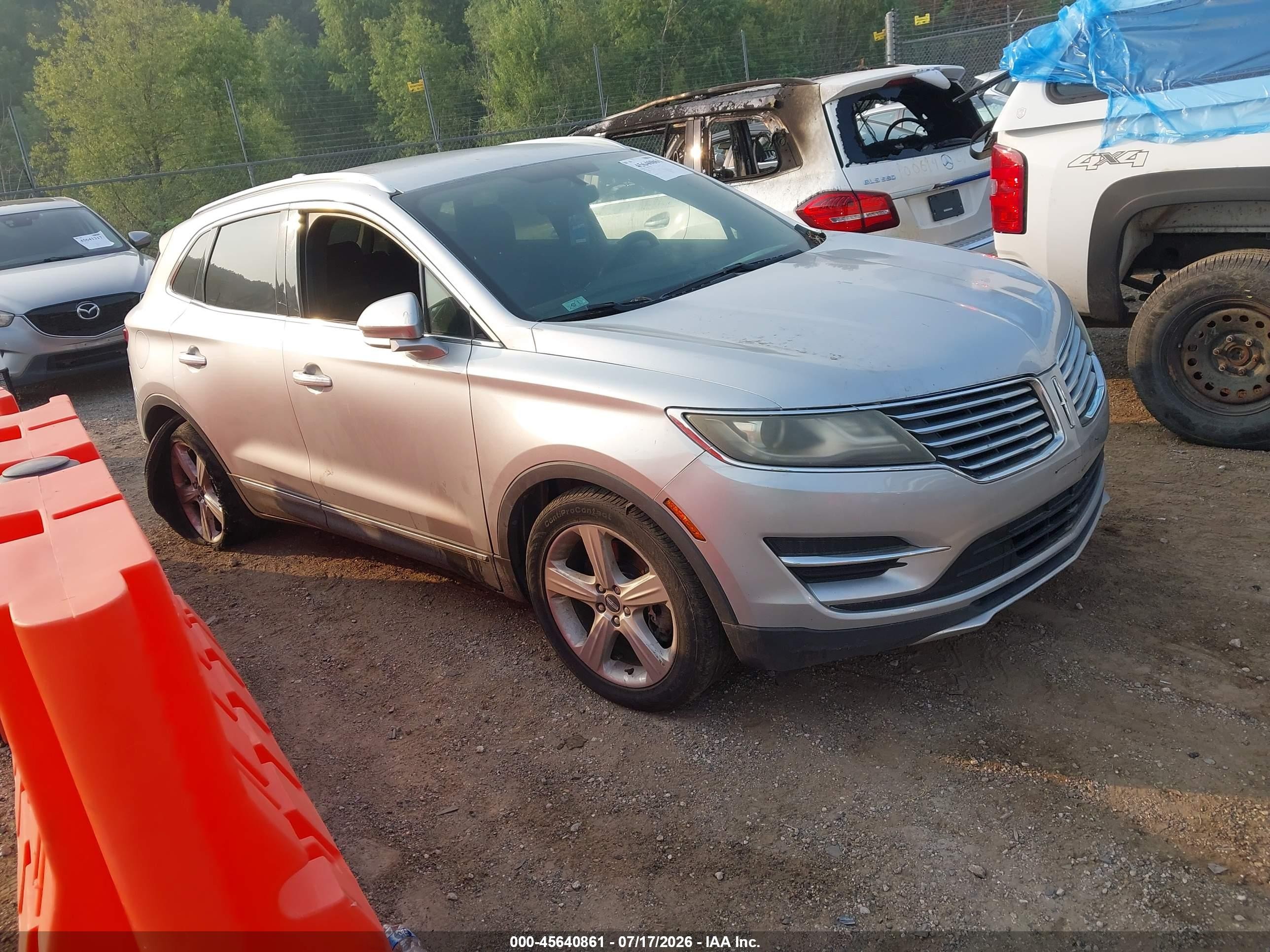 2015 Lincoln MKC, VIN 5LMCJ1A93FUJ07874 — Rear end