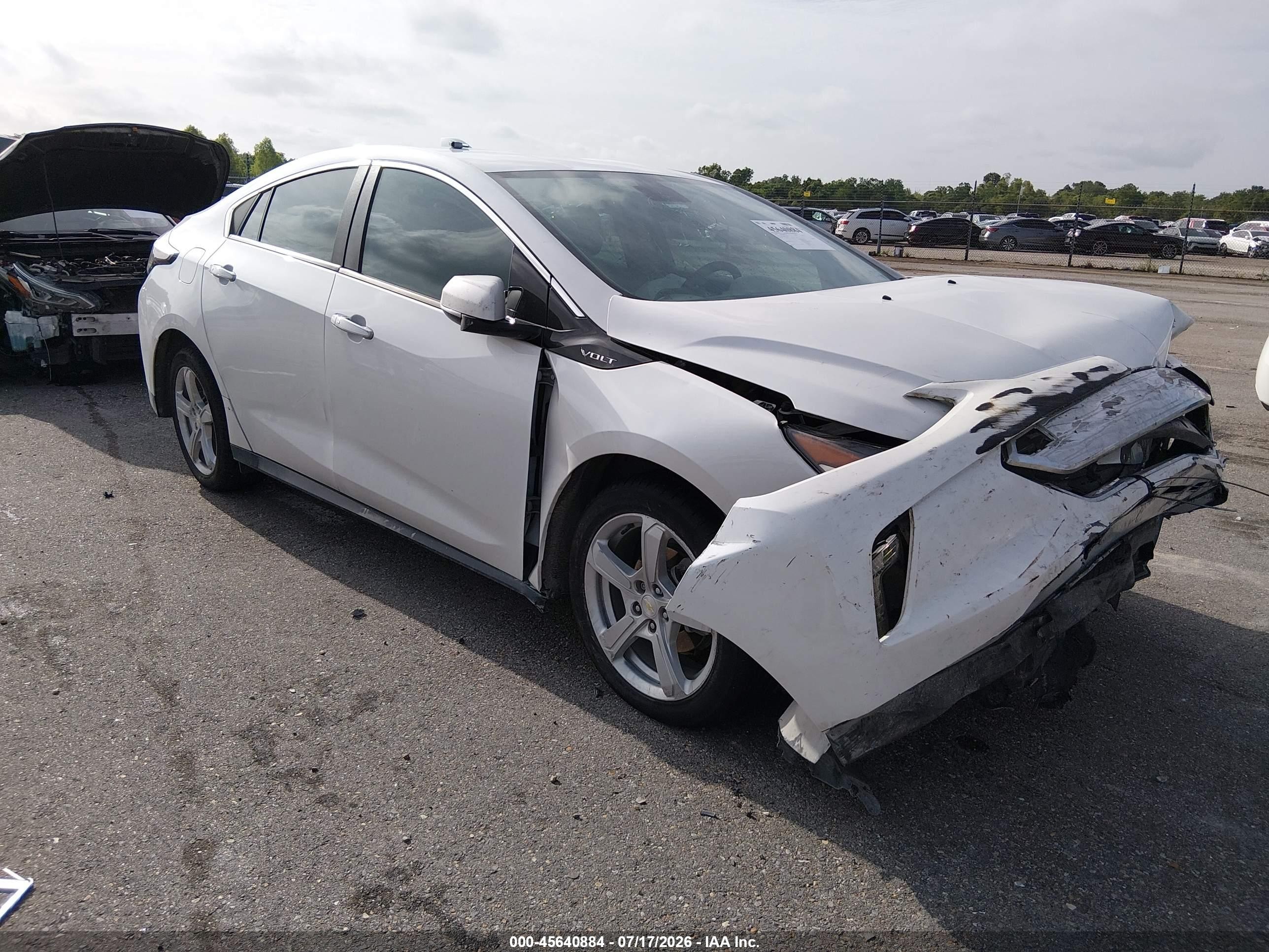 2018 Chevrolet Volt LT, VIN 1G1RA6S50JU156476 — Front end