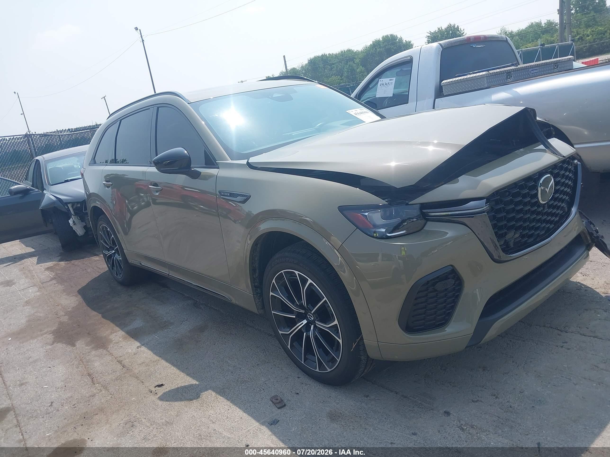 2025 Mazda CX-70 3.3 Turbo S Premium Plus Package, VIN JM3KJEHC3S1124897 — Перед