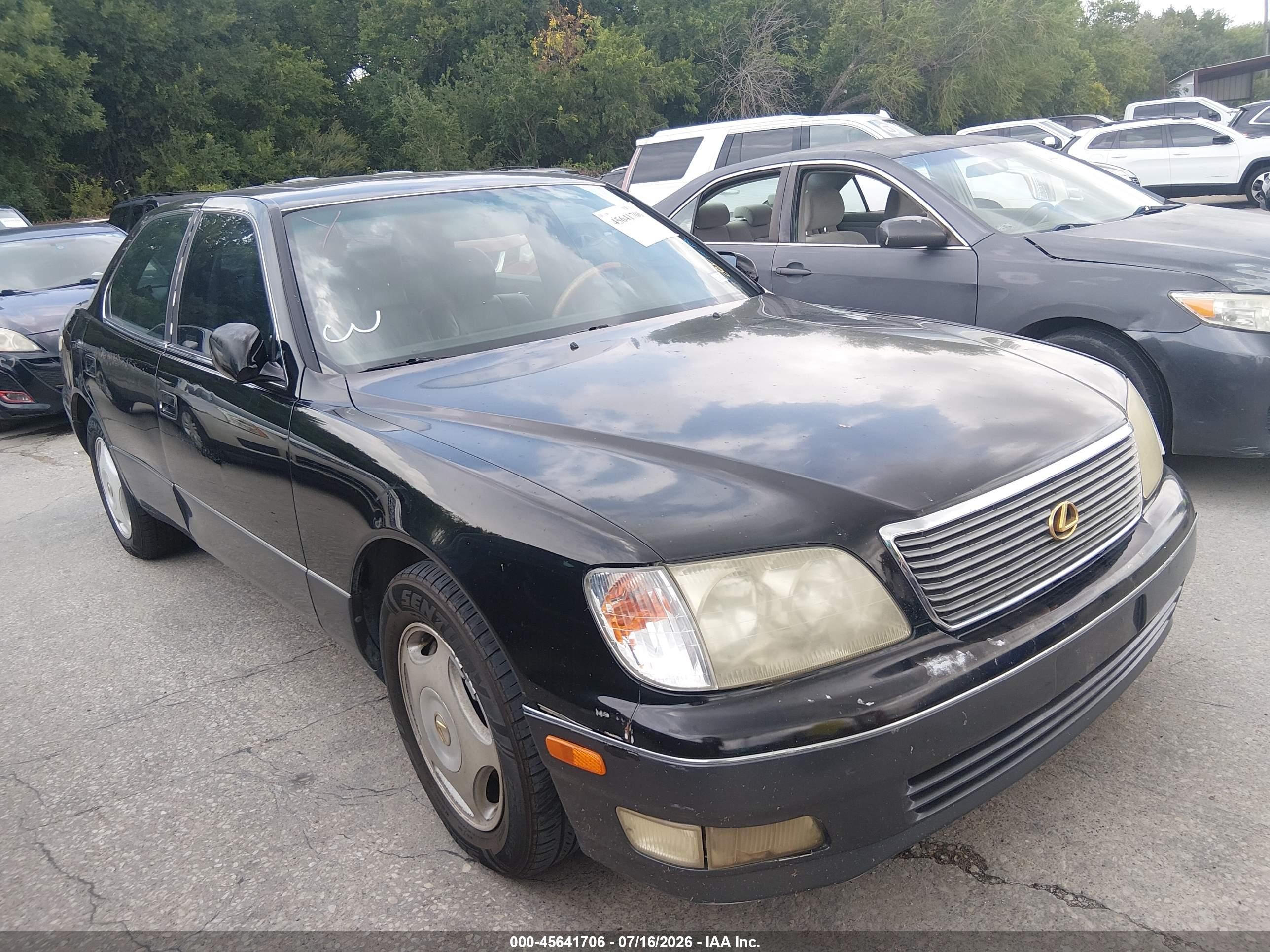 1999 Lexus LS 400, VIN JT8BH28F3X0164664 — Normal wear