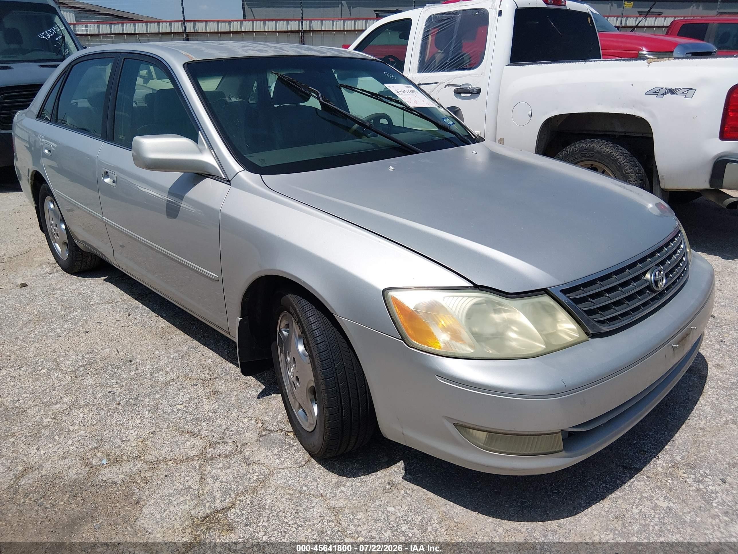2004 Toyota Avalon XLS, VIN 4T1BF28B64U360344 — Normal wear