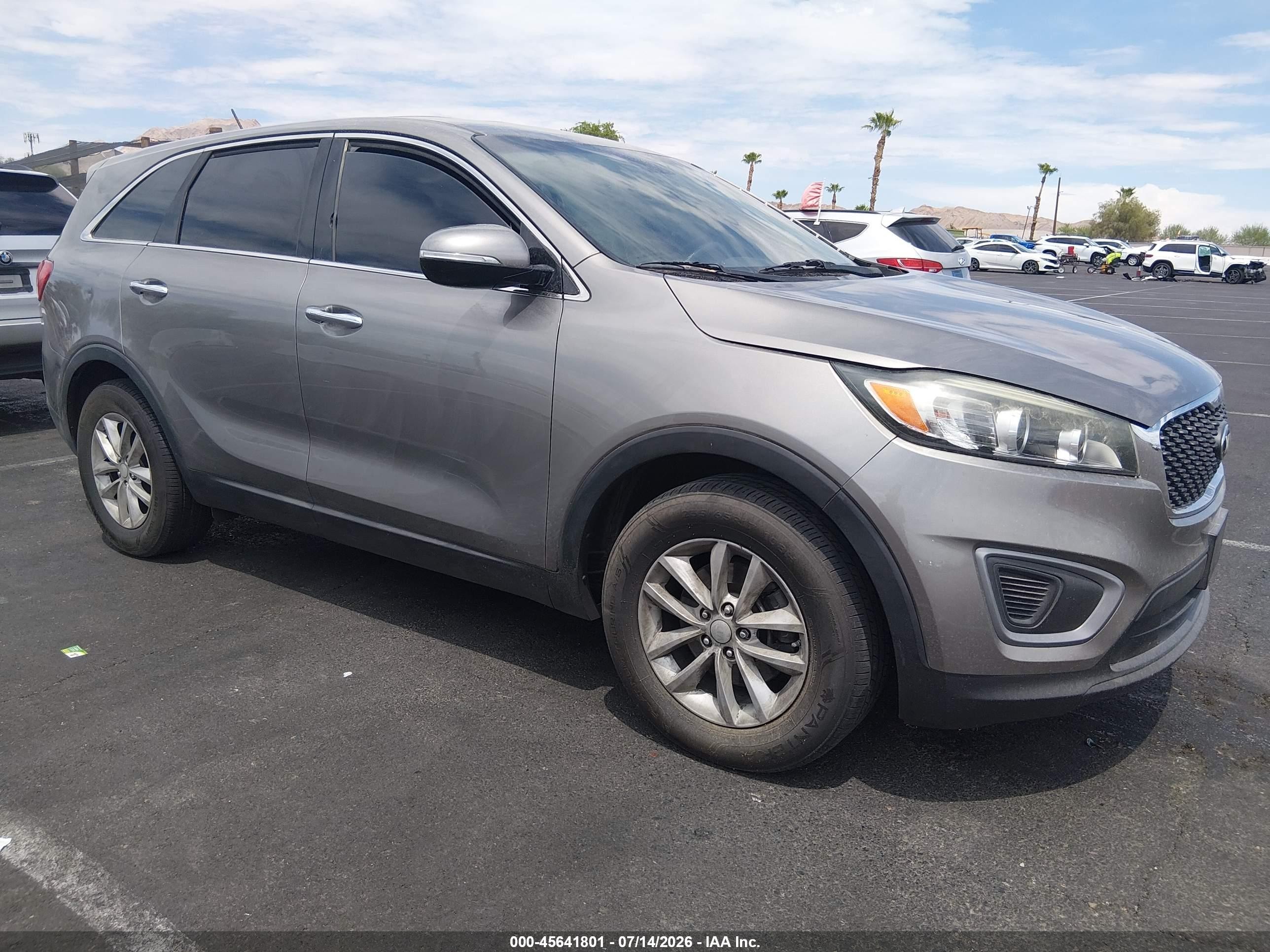 2016 Kia Sorento LX, VIN 5XYPG4A34GG069563 — Normal wear