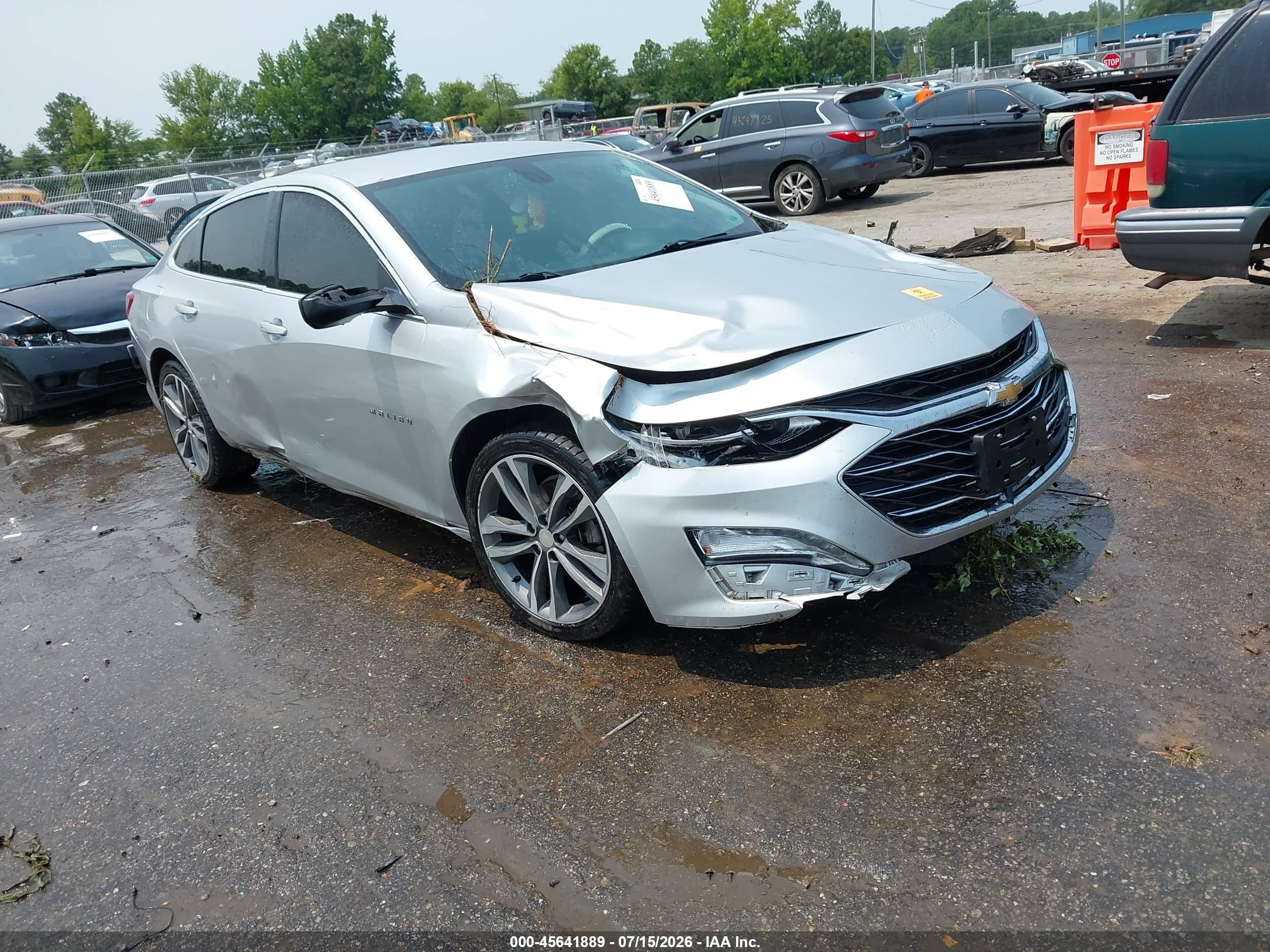 2021 Chevrolet Malibu LT, VIN 1G1ZD5ST6MF047318 — Бок