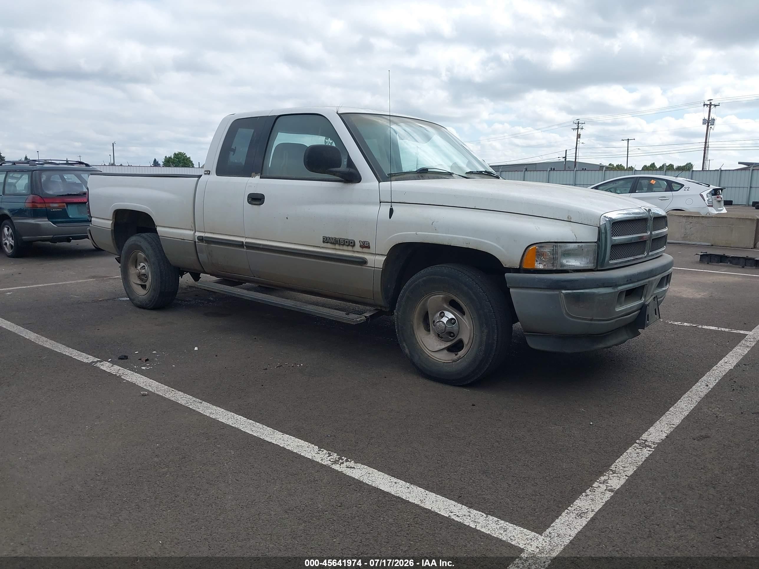 2001 Dodge 1500, VIN 1B7HC13Z01J261604 — Normal wear