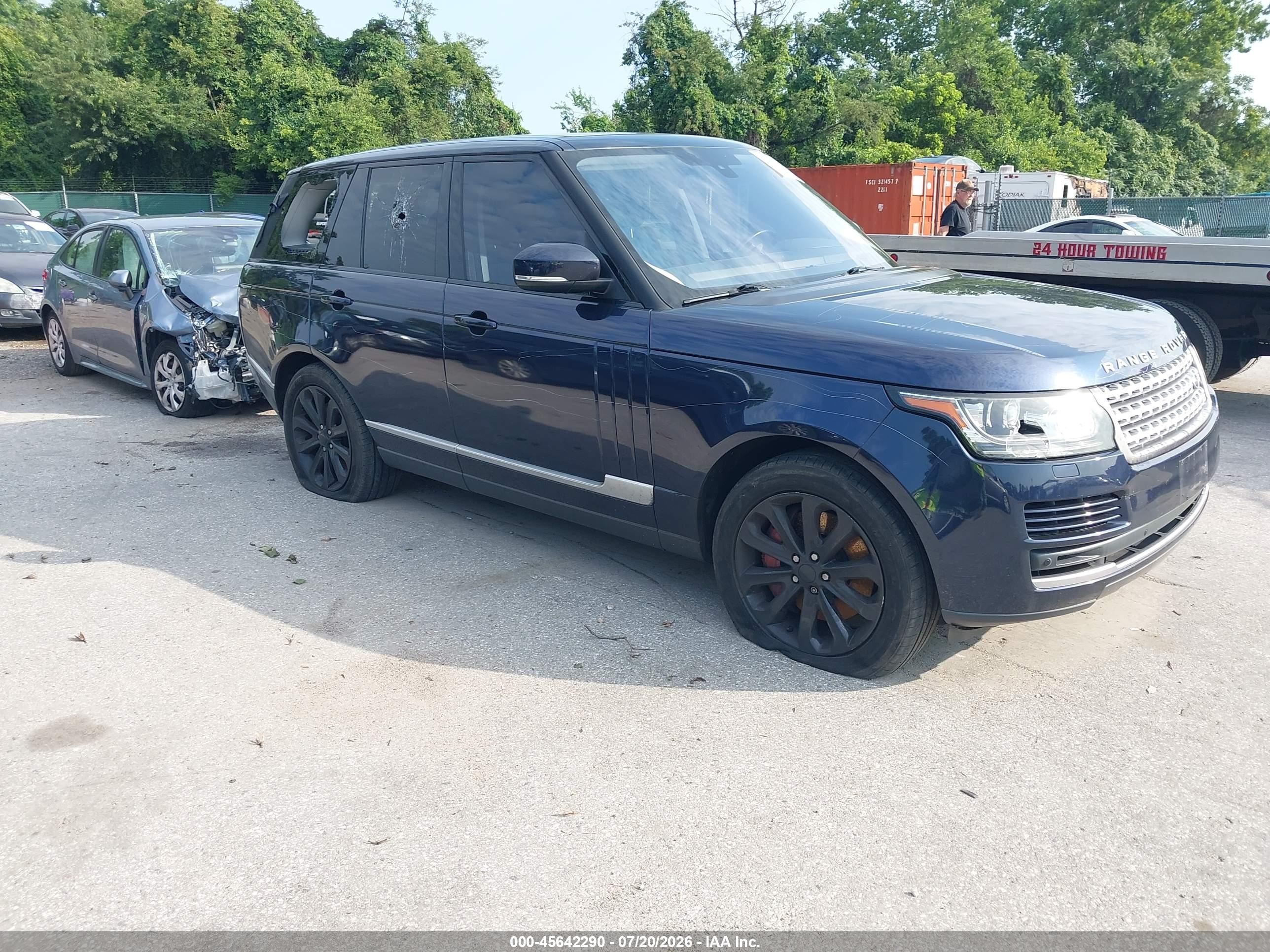2016 Land Rover Range Rover HSE, VIN SALGS2PF0GA293636 — Vandalism
