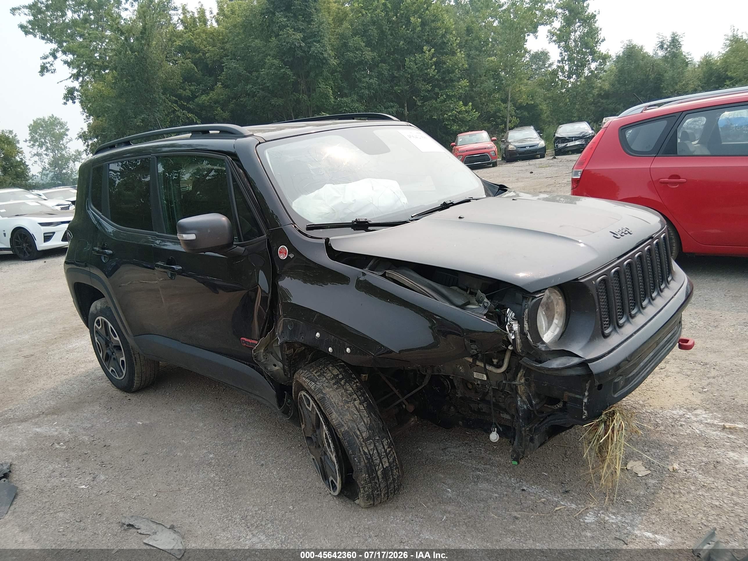 2017 Jeep Renegade Trailhawk, VIN ZACCJBCB4HPF40766 — Перед
