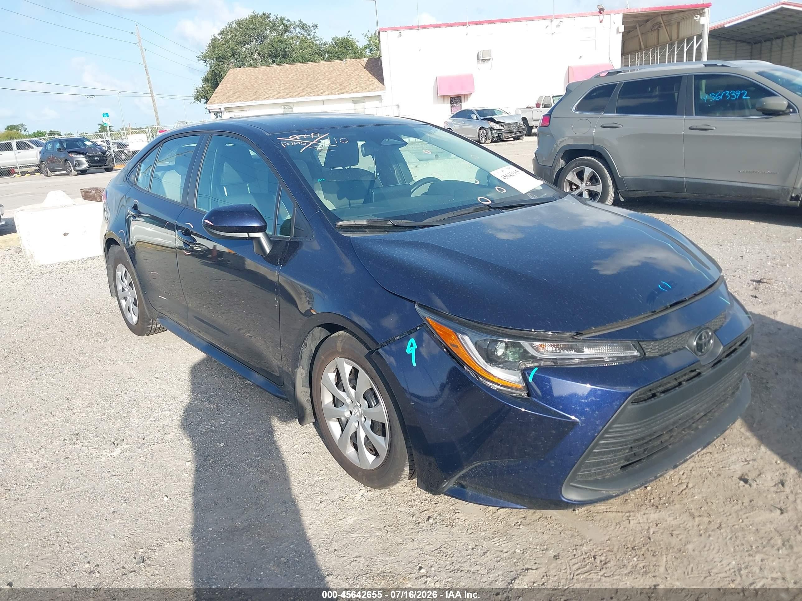 2026 Toyota Corolla LE, VIN 5YFB4MDE8TP365899 — Front end