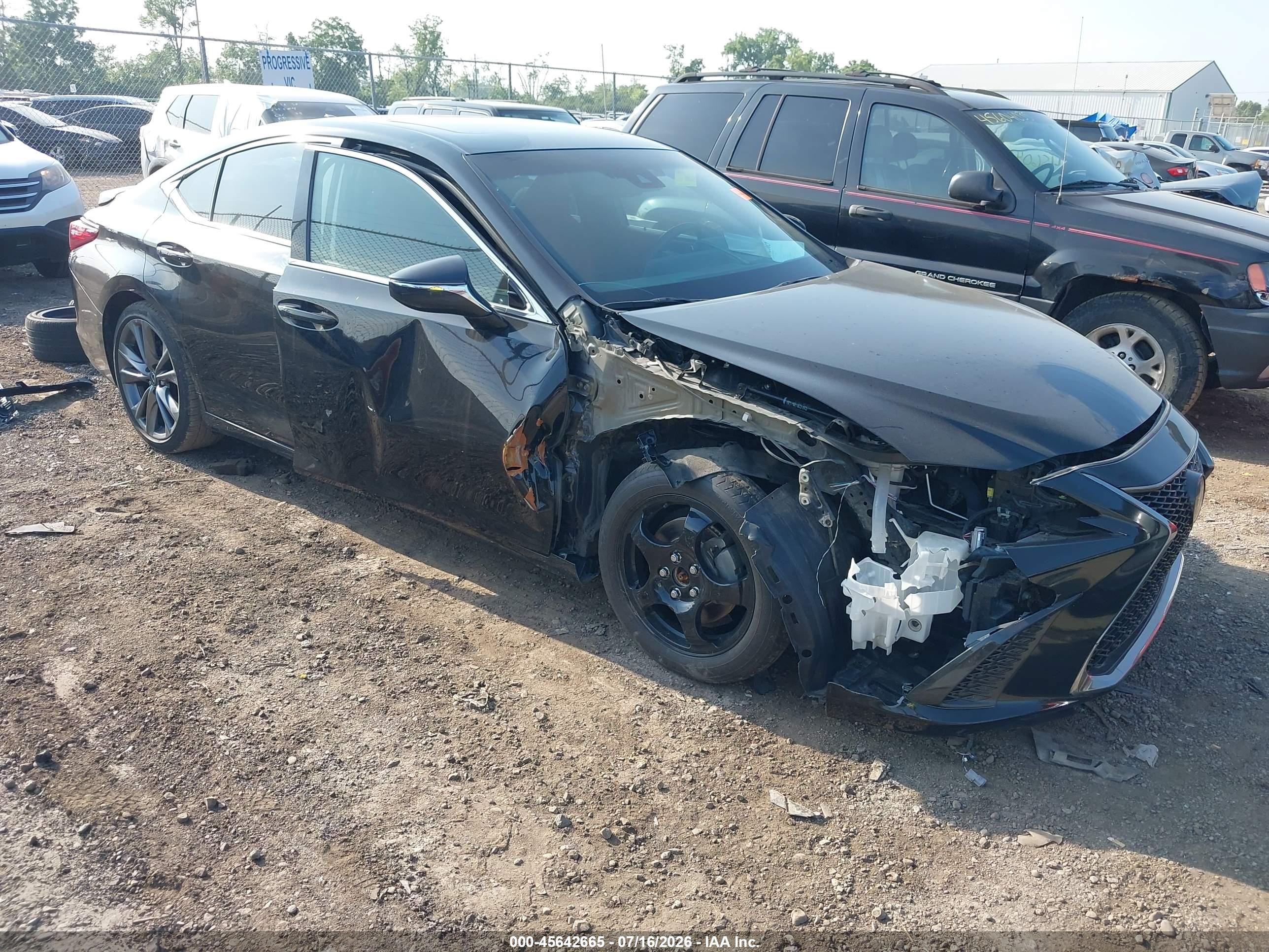 2019 Lexus ES 350, VIN 58ABZ1B11KU008862 — Перед