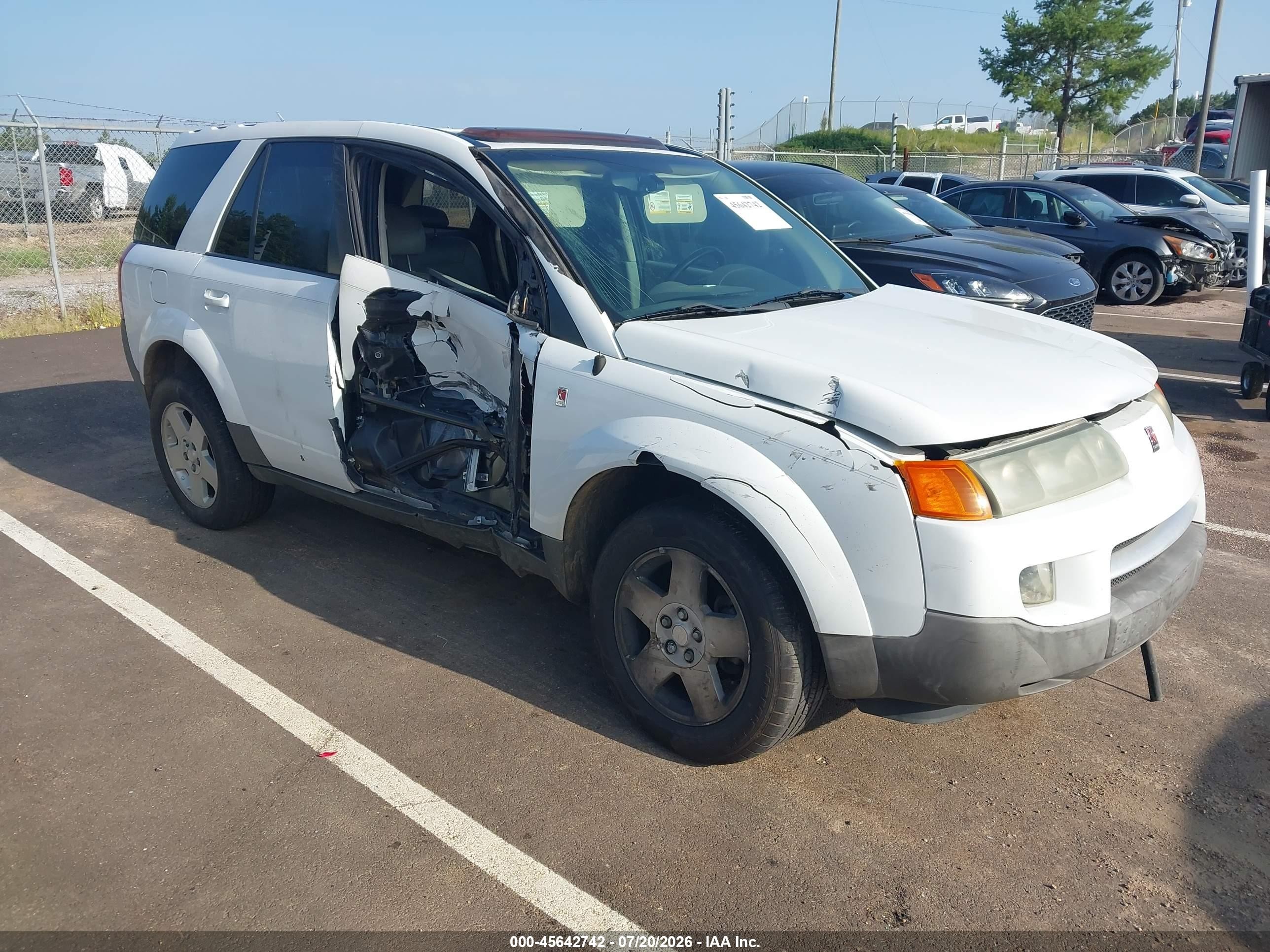 2004 Saturn VUE V6, VIN 5GZCZ53404S869060 — Side