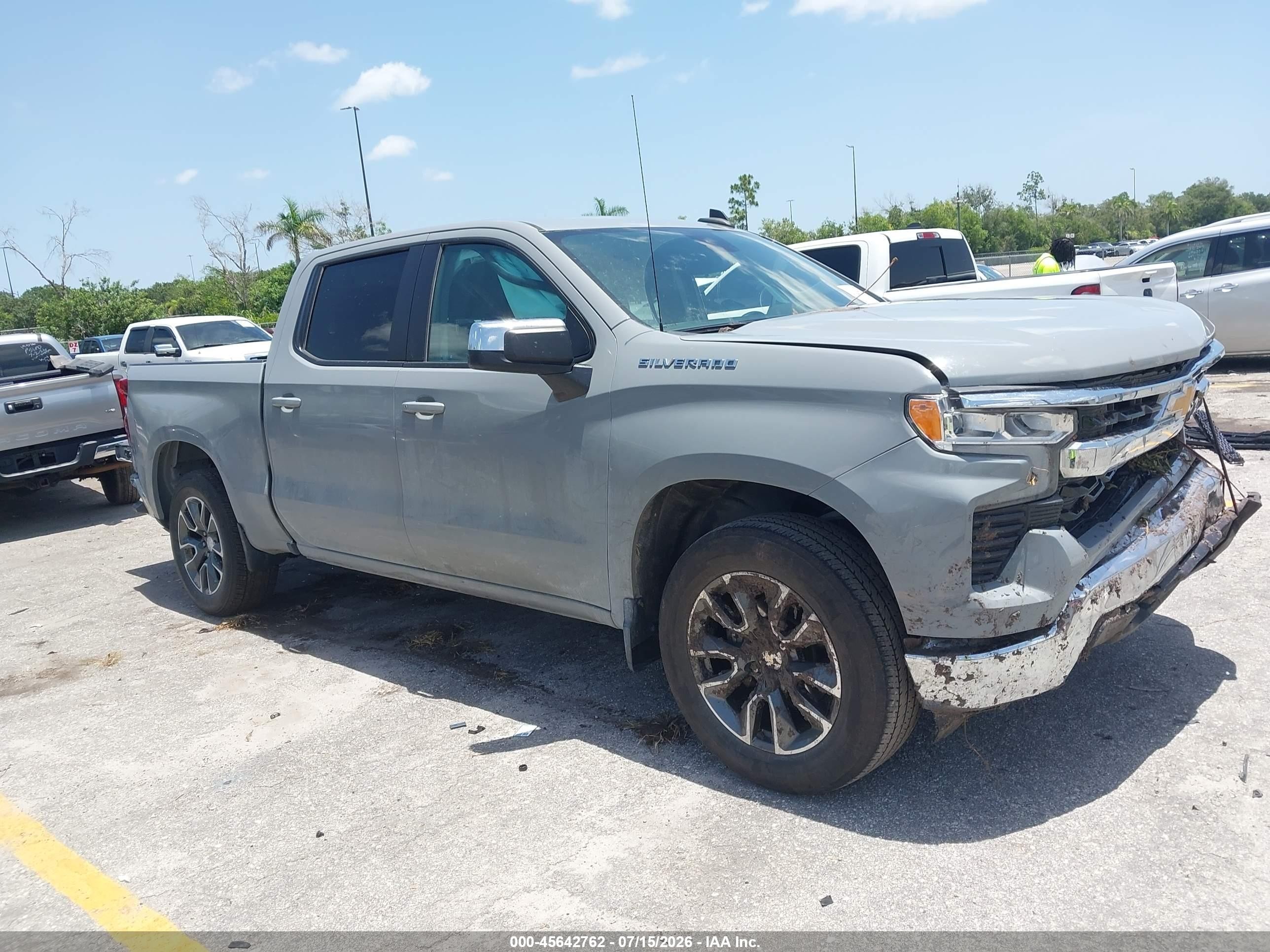 2024 Chevrolet Silverado 1500 LT, VIN 3GCPACEK1RG271195 — Перед