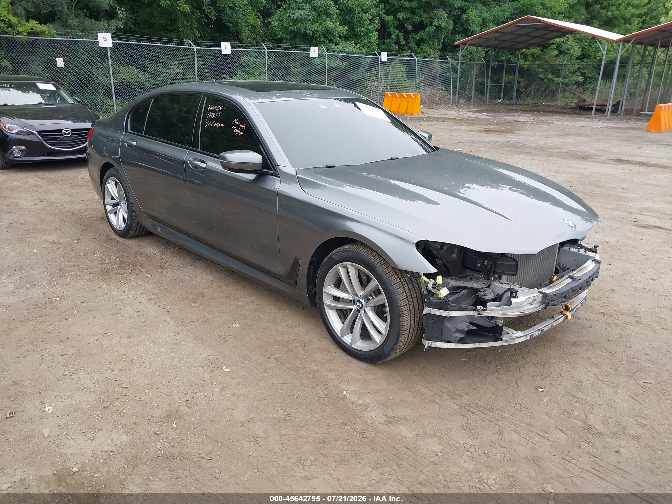 2017 BMW 7 Series ALPINA B7 xDrive, VIN WBA7F2C50HG421605 — Перед