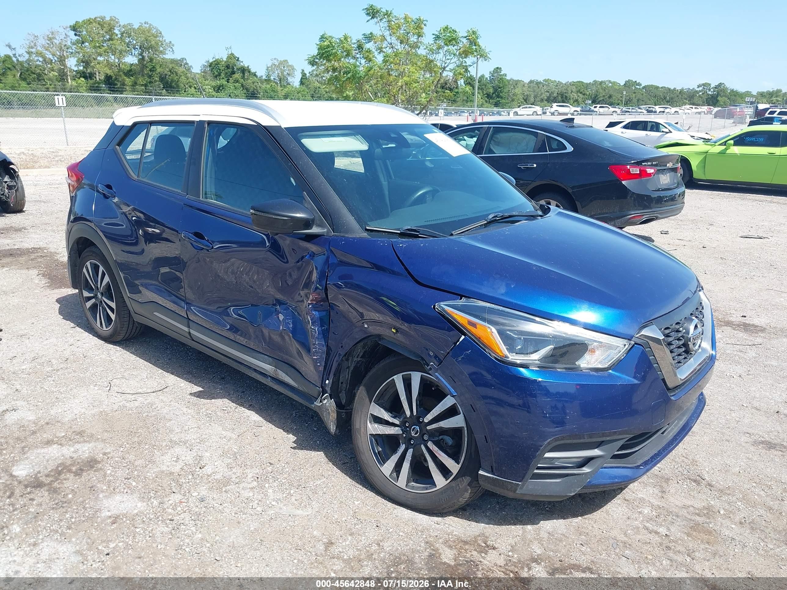 2020 Nissan Kicks SR, VIN 3N1CP5DV1LL553066 — Side