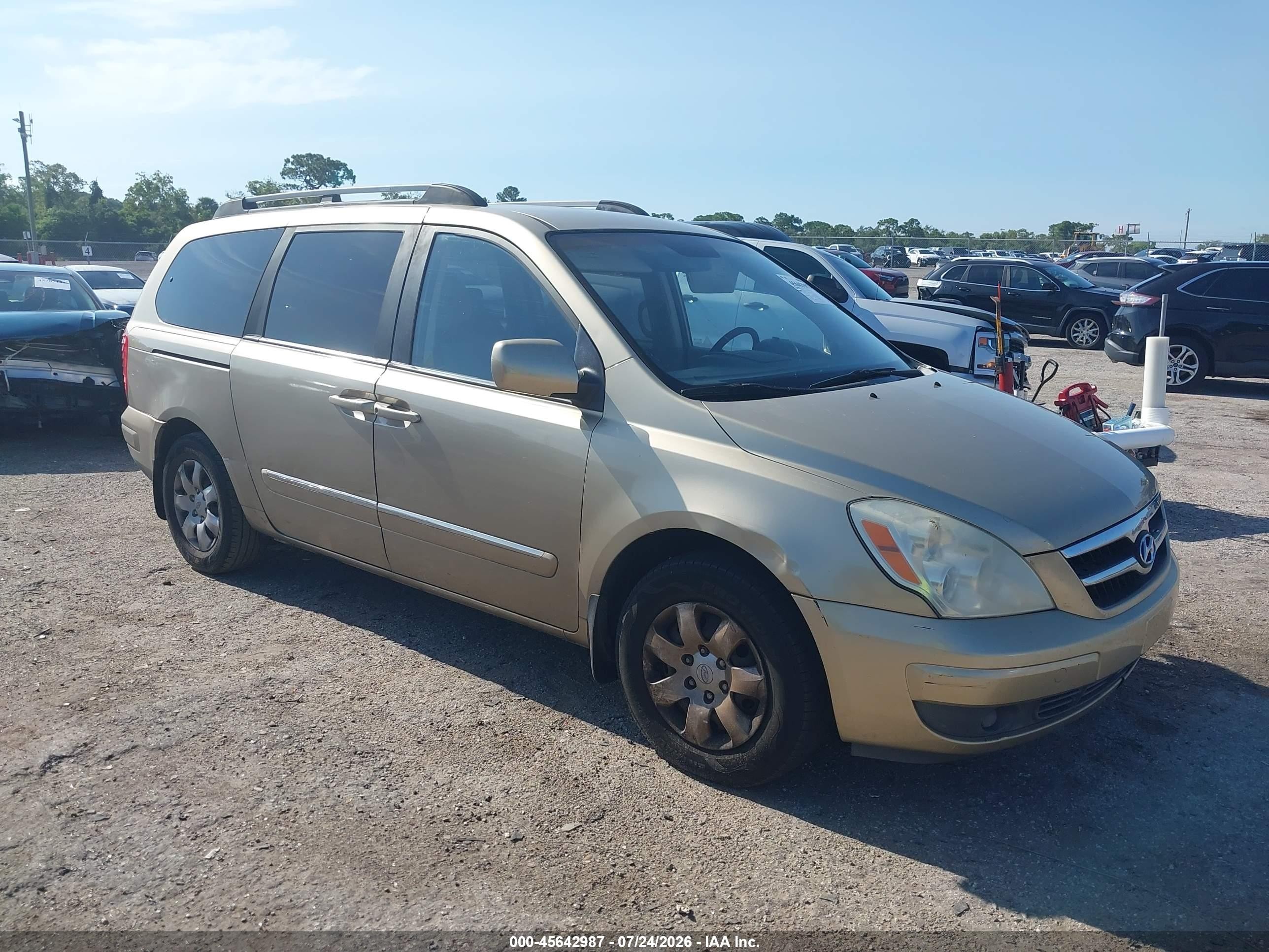 2008 Hyundai Entourage GLS, VIN KNDMC233886048932 — Normal wear