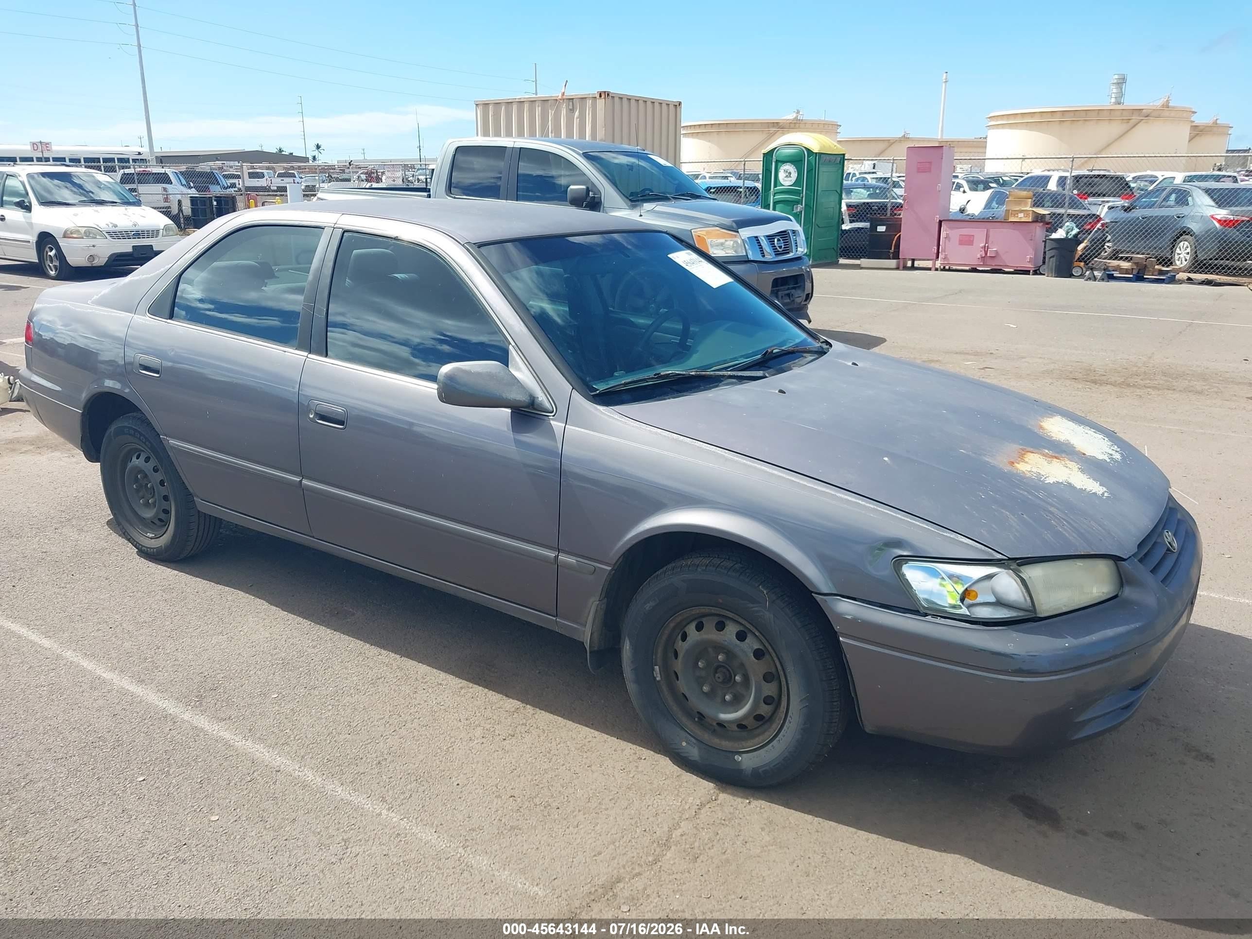 1998 Toyota Camry LE, VIN JT2BG22K5W0197280 — All over