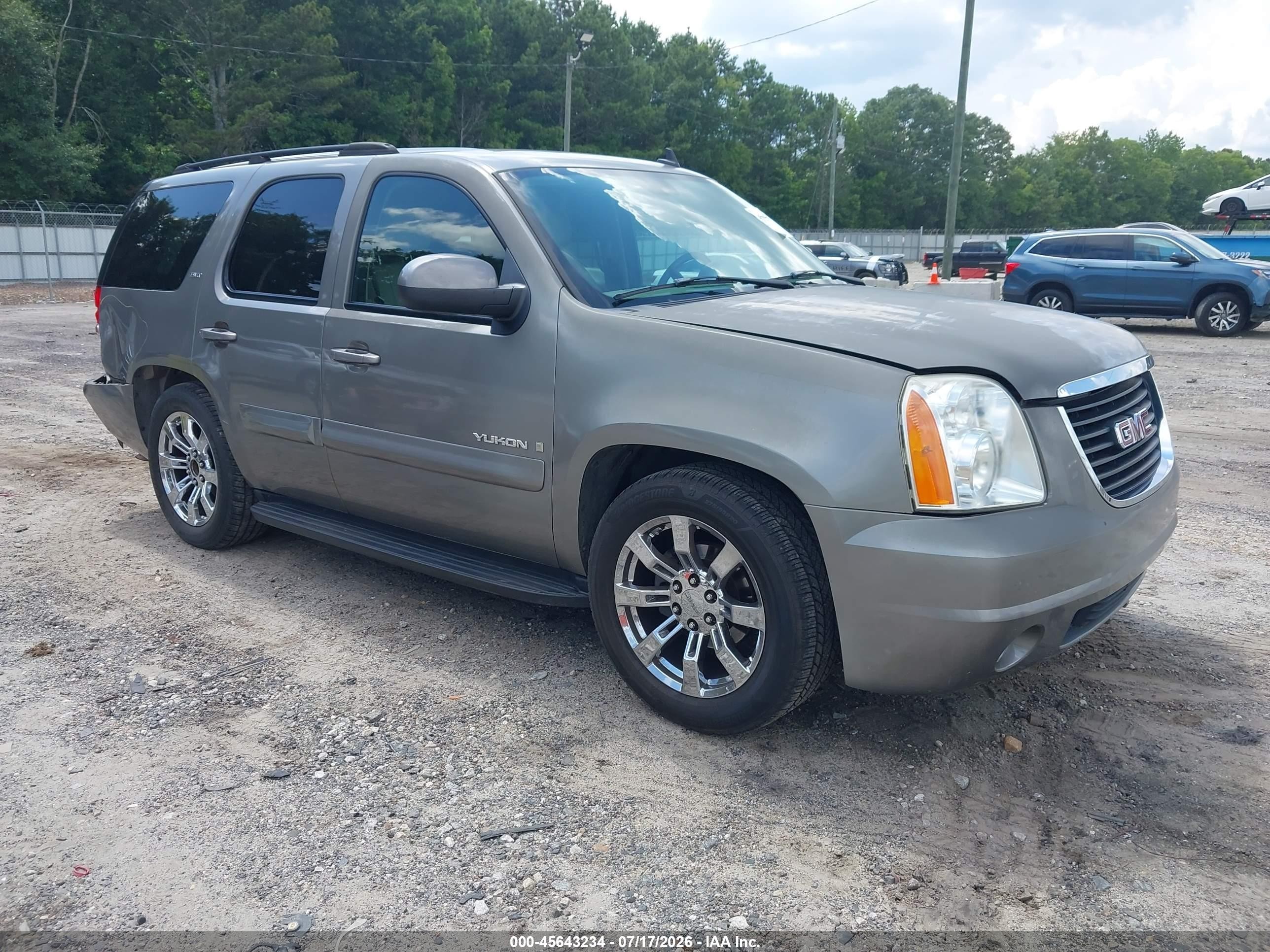 2007 GMC Yukon SLT, VIN 1GKFC13097J182888 — Зад