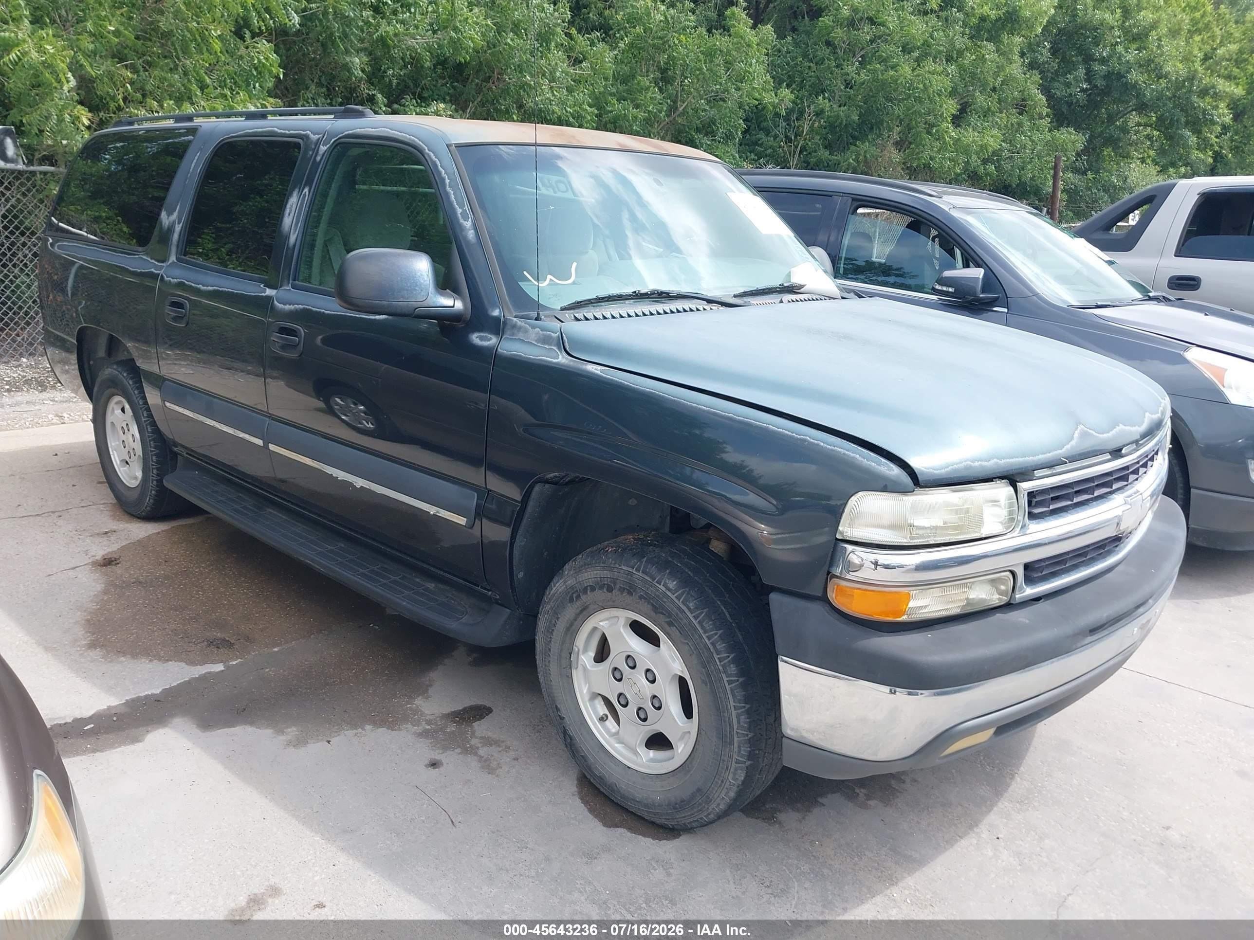 2004 Chevrolet Suburban LT, VIN 1GNEC16Z84J122976 — Normal wear