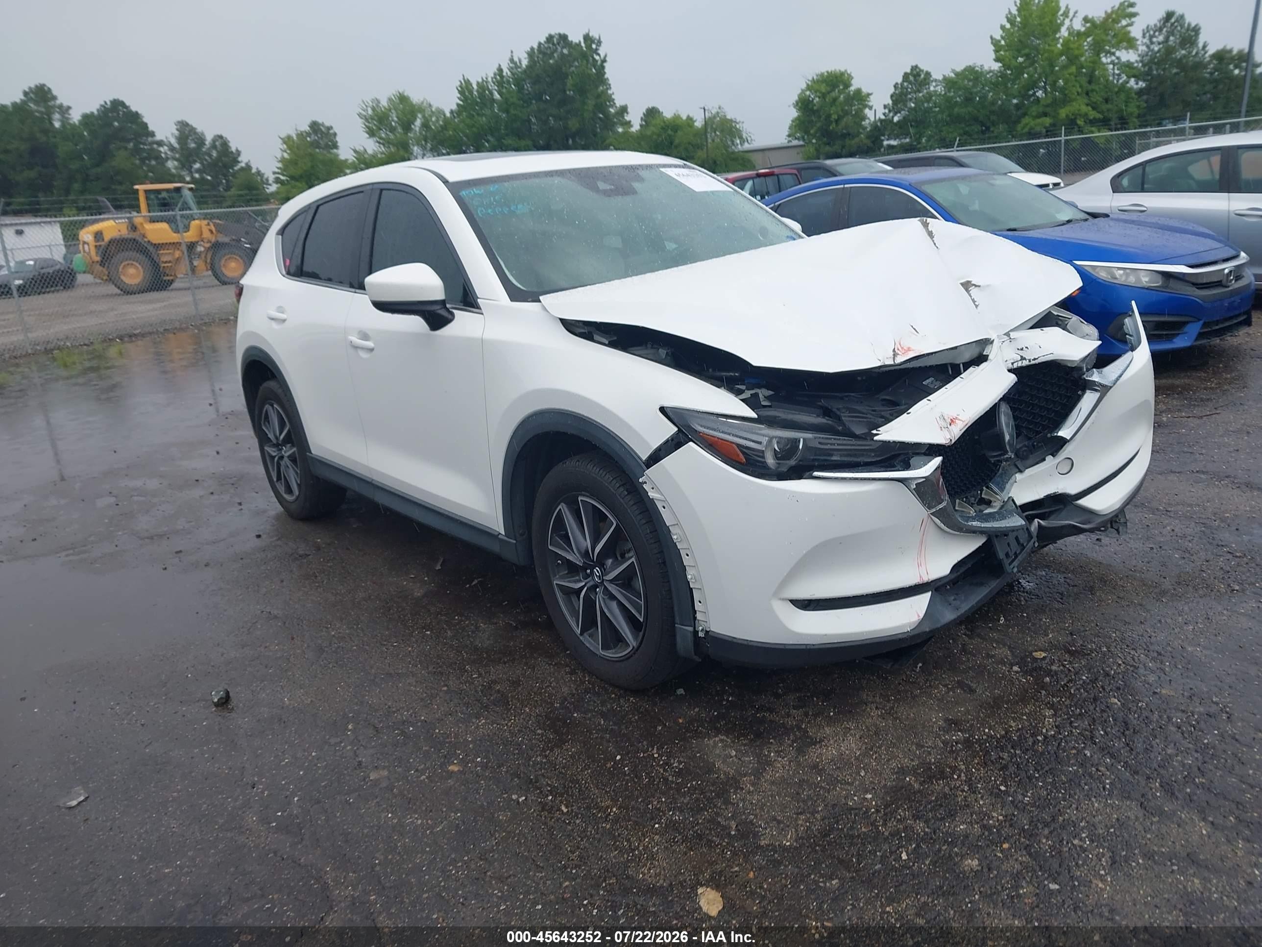 2018 Mazda CX-5 Grand Touring, VIN JM3KFBDM3J0450122 — Front end